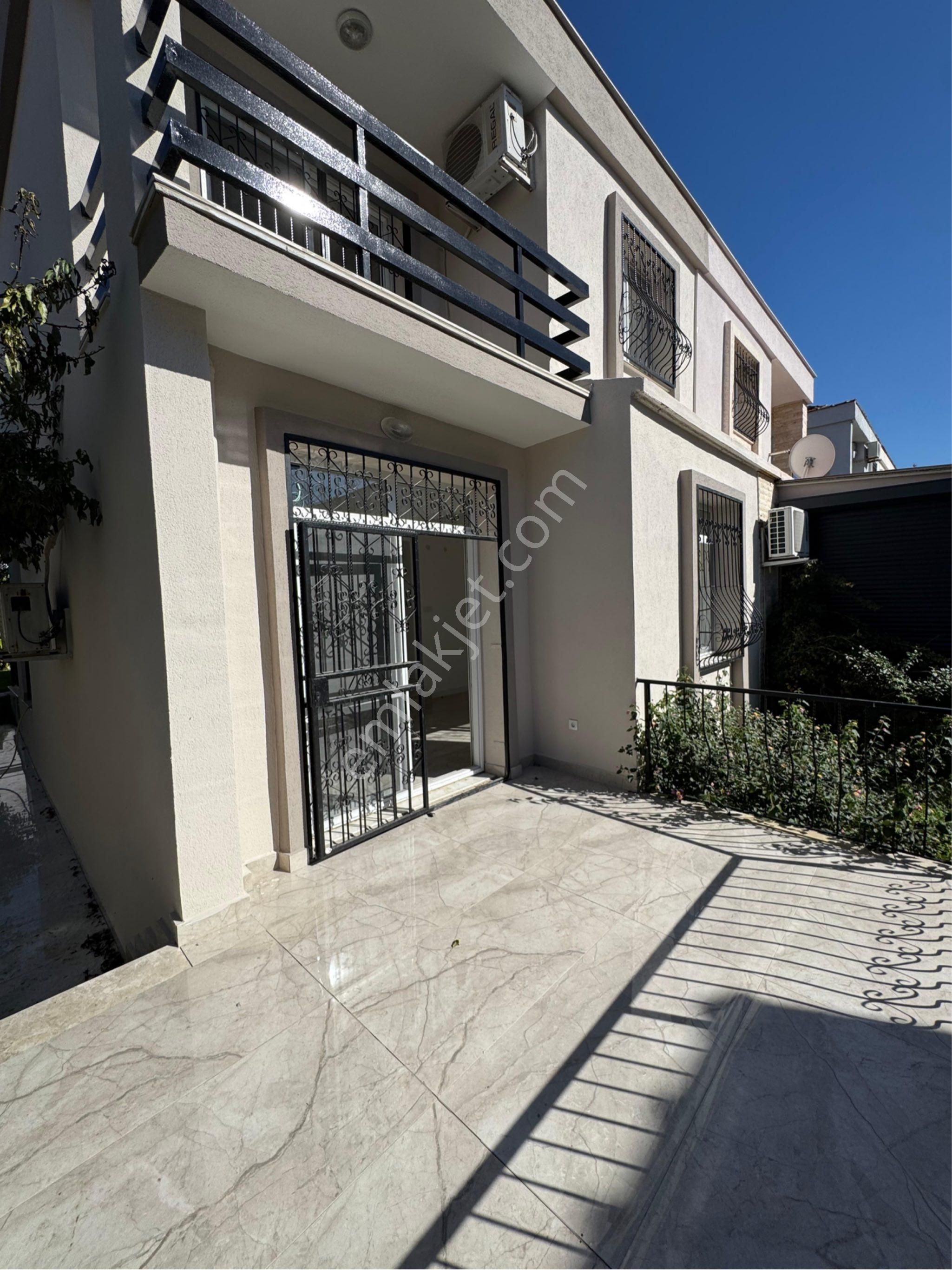 Kuşadası Kadınlar Denizinde Geniş Bahçeli Masrafsız 3+1 Satılık Fırsat Villa - Görsel 4