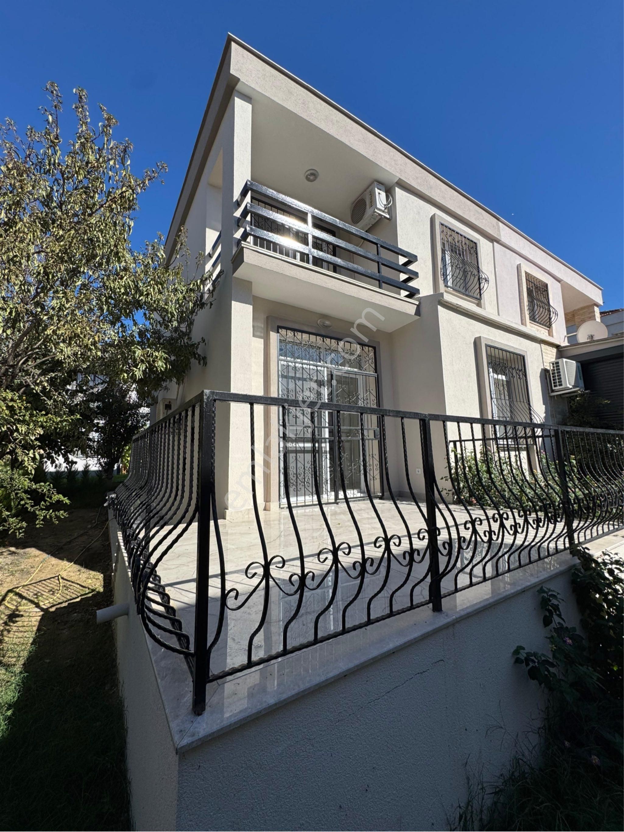 Kuşadası Kadınlar Denizinde Geniş Bahçeli Masrafsız 3+1 Satılık Fırsat Villa - Görsel 3