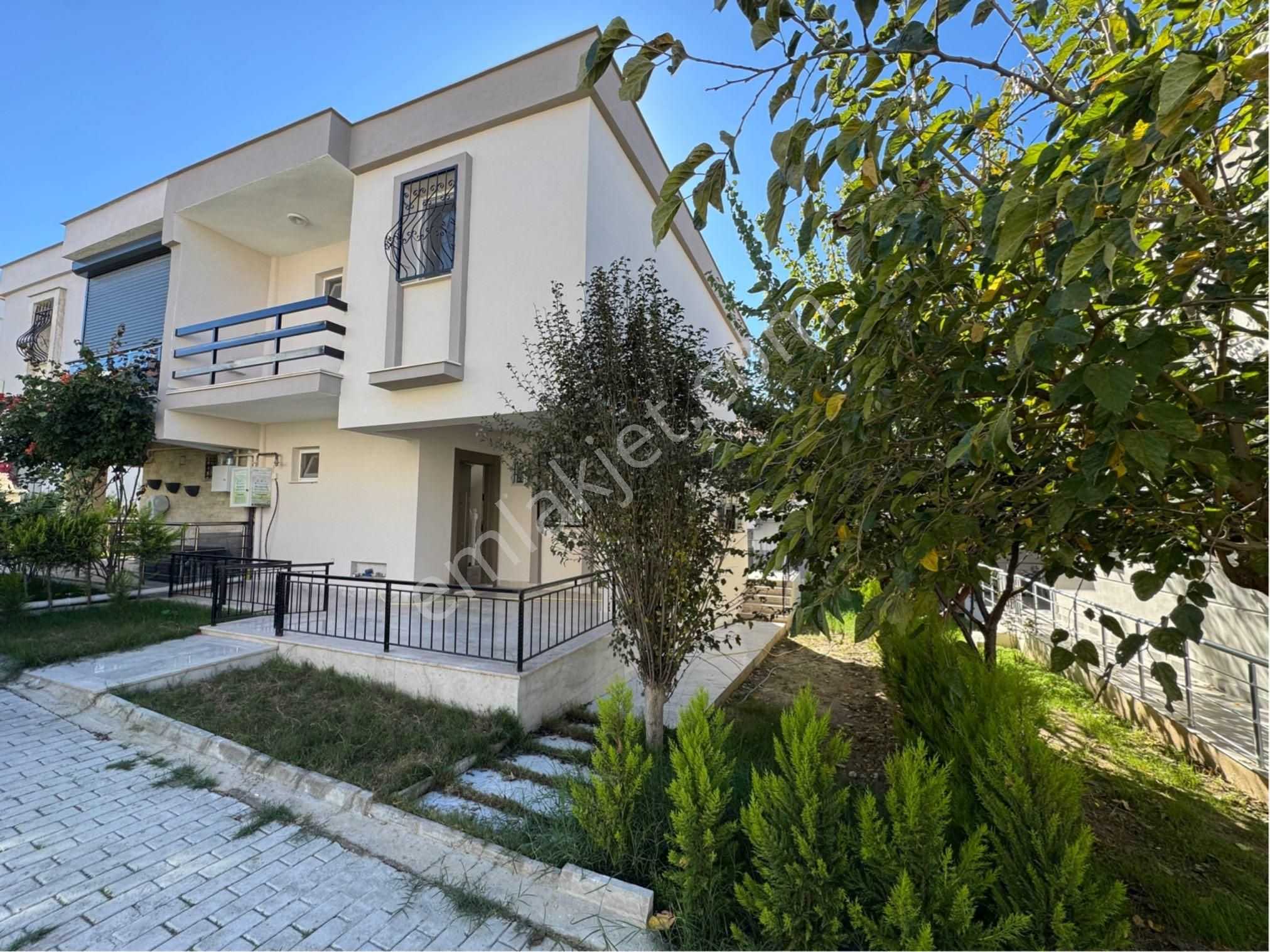 Kuşadası Kadınlar Denizinde Geniş Bahçeli Masrafsız 3+1 Satılık Fırsat Villa - Görsel 27