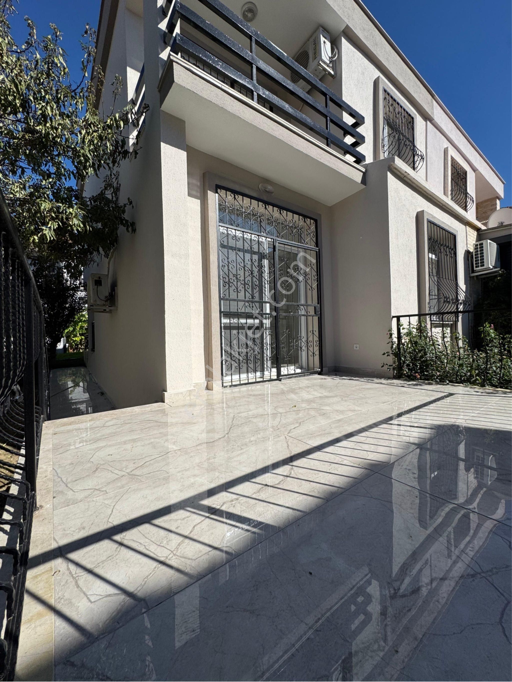 Kuşadası Kadınlar Denizinde Geniş Bahçeli Masrafsız 3+1 Satılık Fırsat Villa - Görsel 13