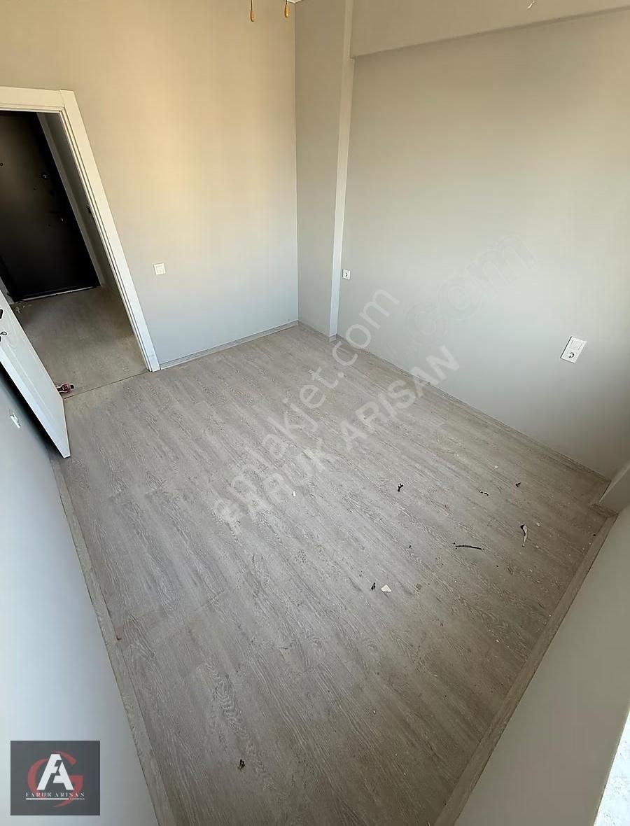 Faruk Arısan'dan Merkezi Konumda Oturuma Hazır Geniş 1+1 Daire - Görsel 14