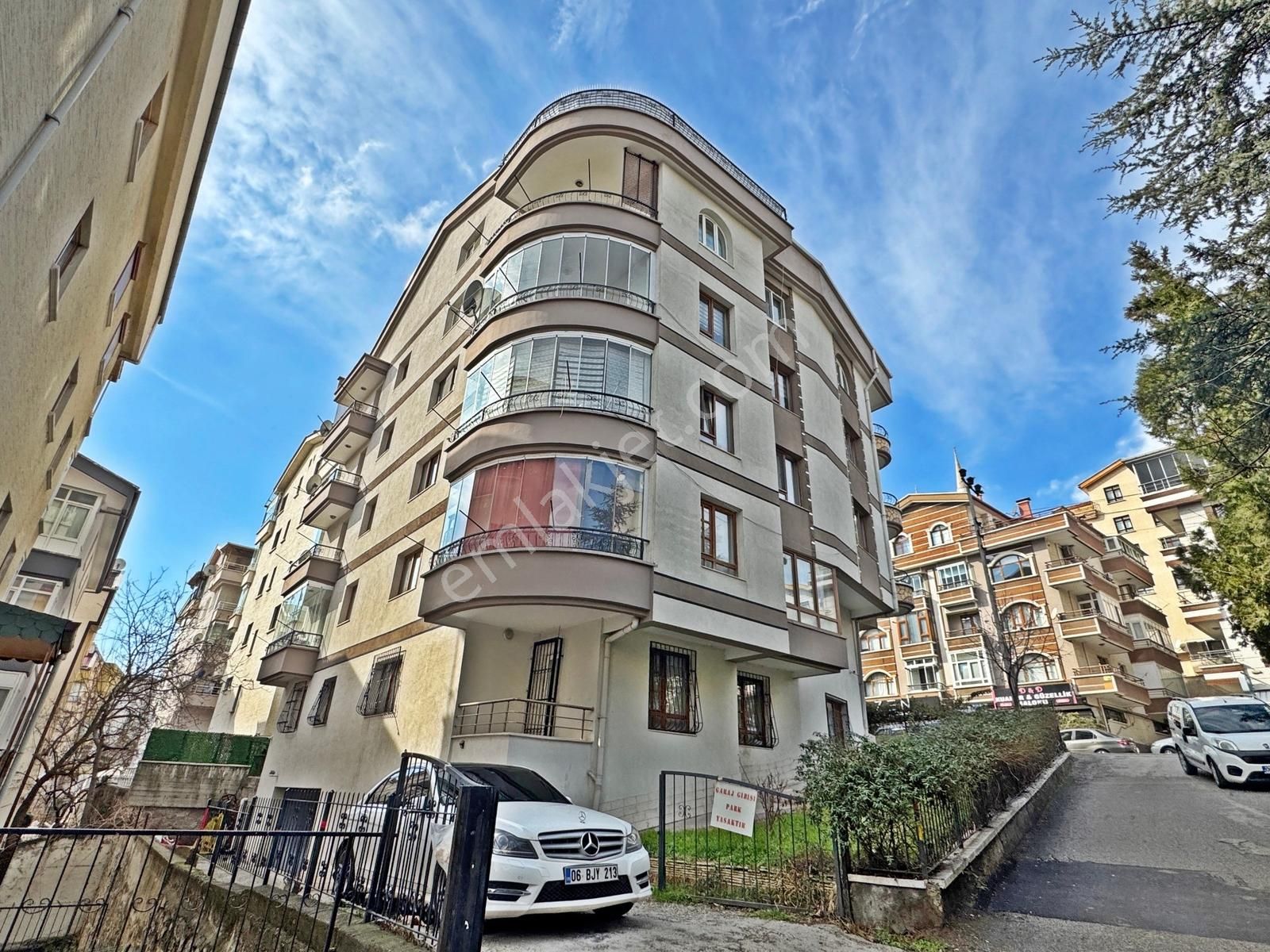 Y. Giriş 1.kat Konumunda Antares Avm Yürüme Mesafesi Balkonlu