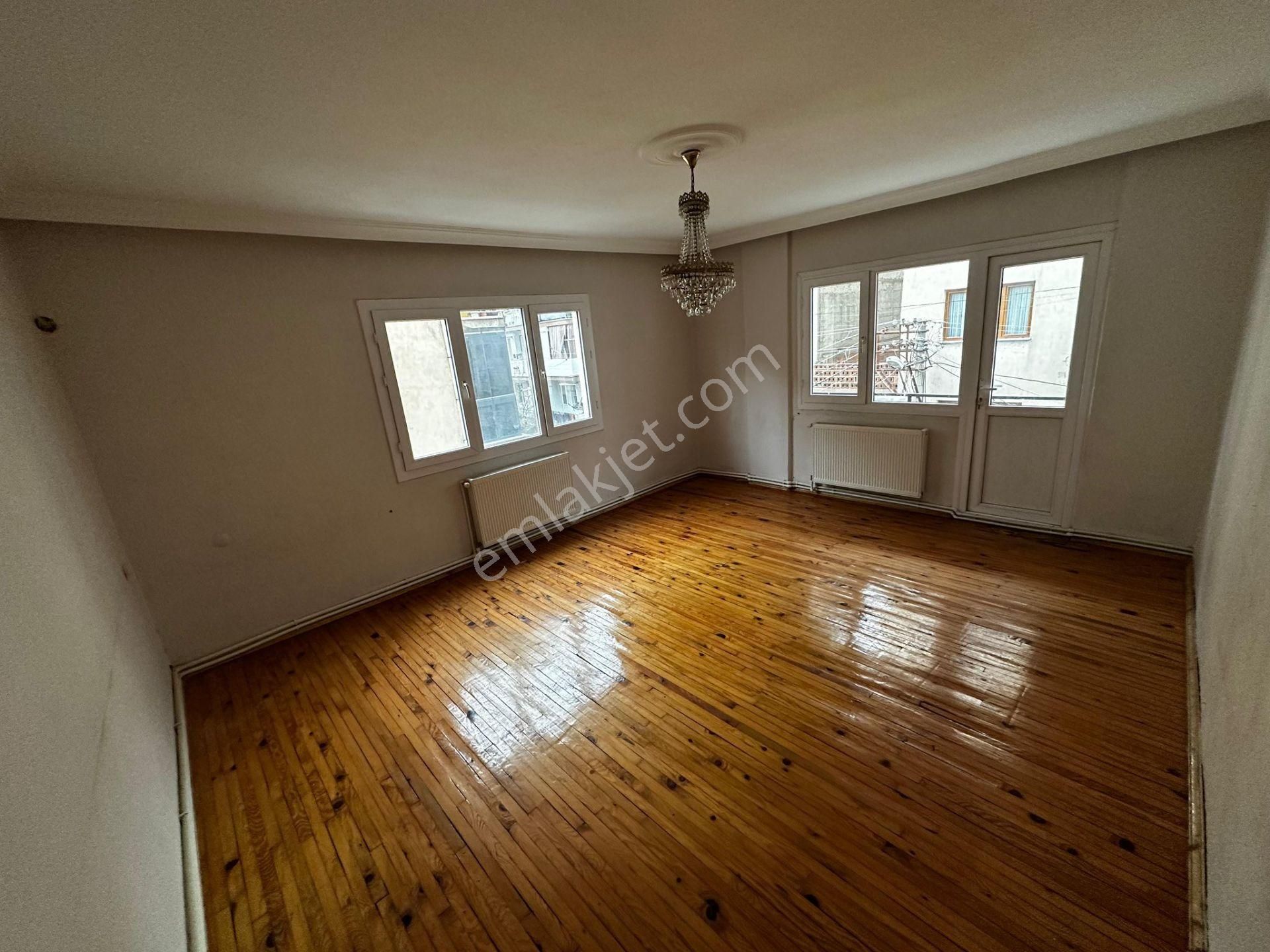 Turgutlu Kiralık Altay Mah 120m2 3+1 Oda 3. Kat Doğalgazlı Balkonlu Daire