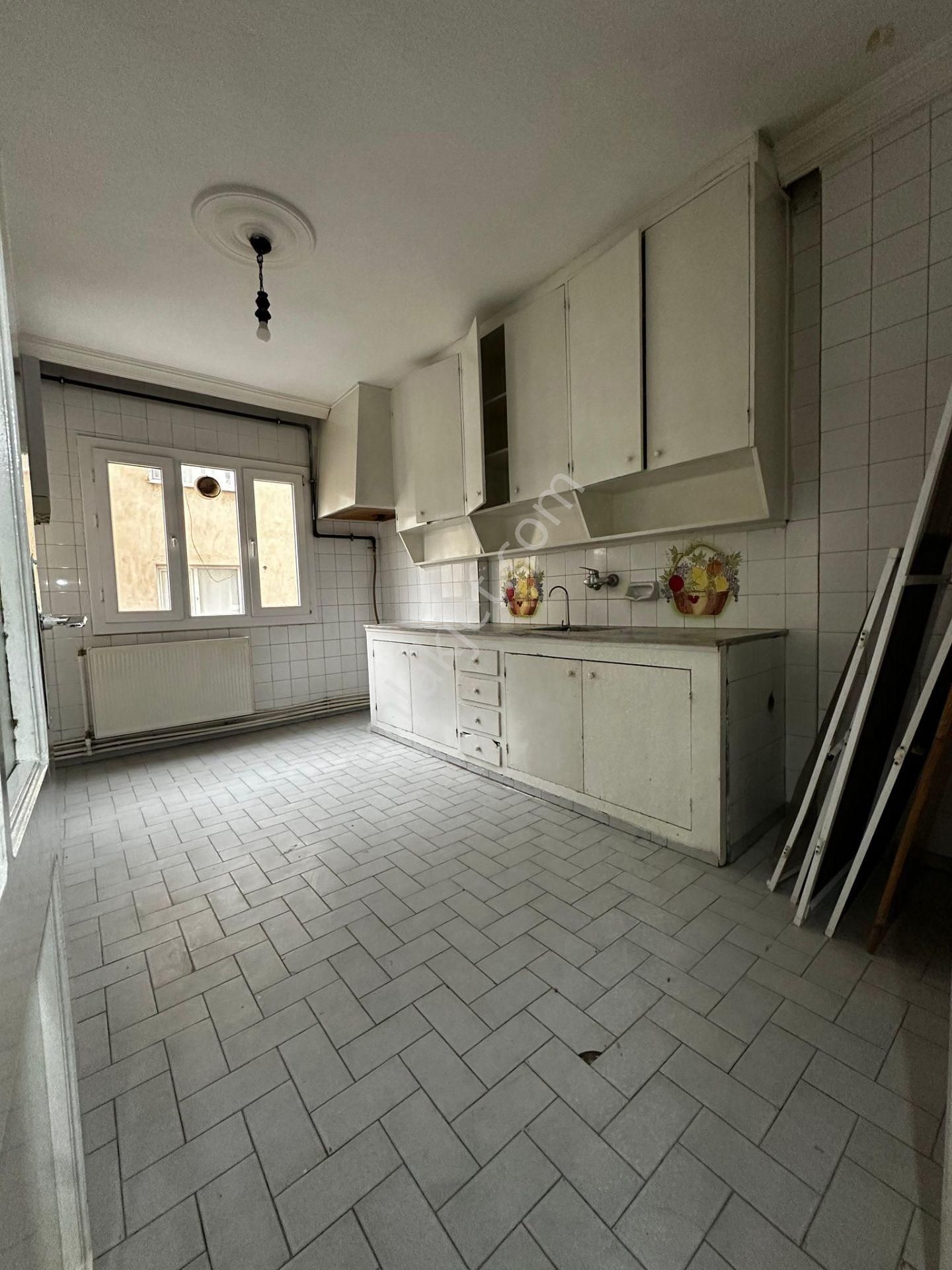 Turgutlu Kiralık Altay Mah 120m2 3+1 Oda 3. Kat Doğalgazlı Balkonlu Daire - Görsel 15