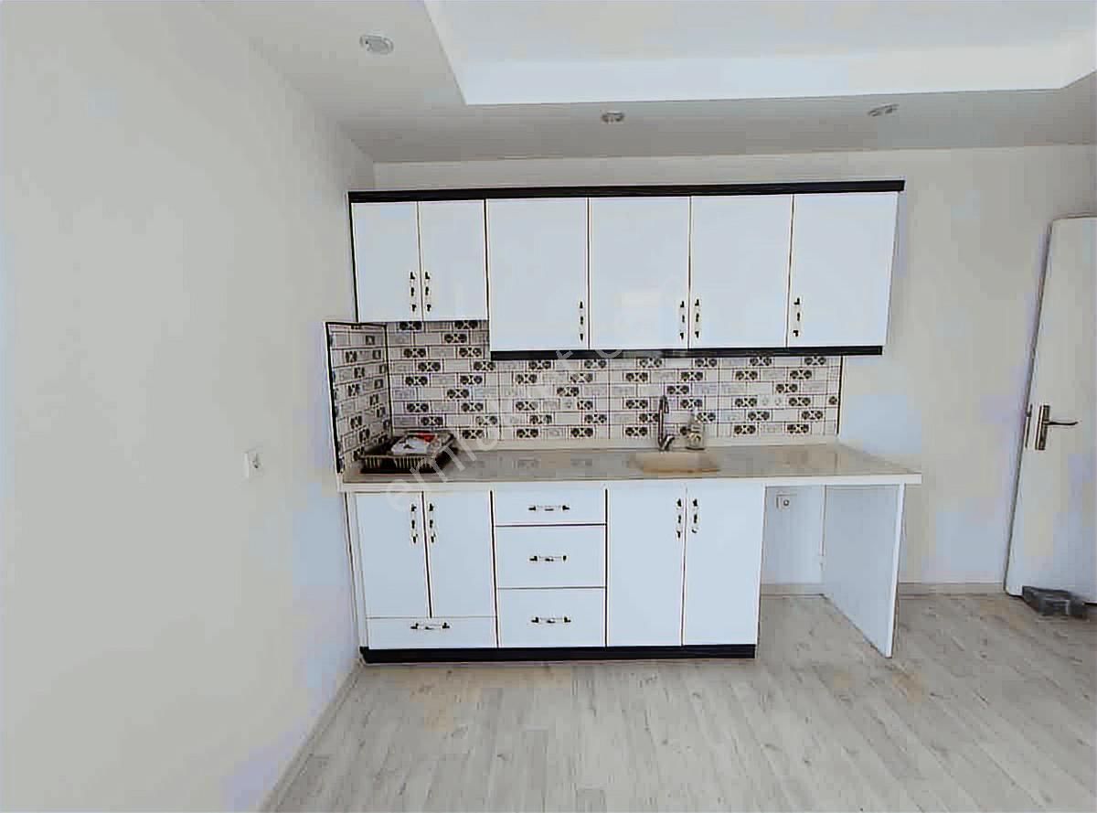 Yeni Binada Kiralık 2+1 Yüksek Giriş Ön Cephe Daire - Görsel 4