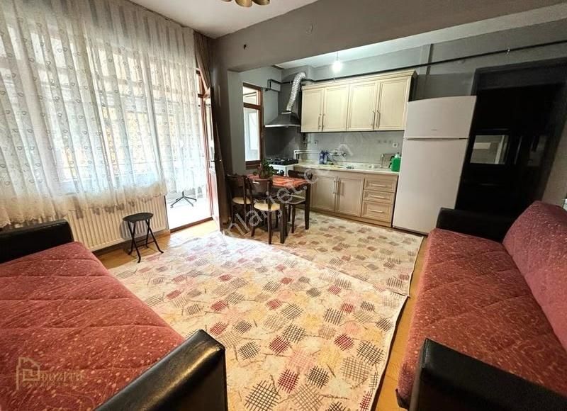 Pozitiften Çuğrada Plajın Arkasında 2+1 Doğalgazlı Kiralık Daire