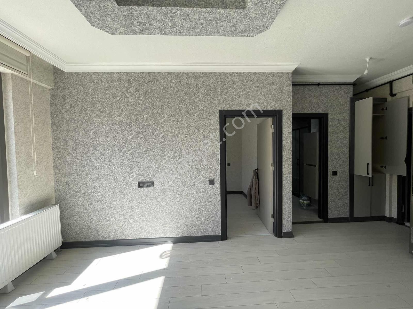 Altın Emlak'tan İncek'de1+1 Satılık Ara Kat Ön Cephe - Görsel 4