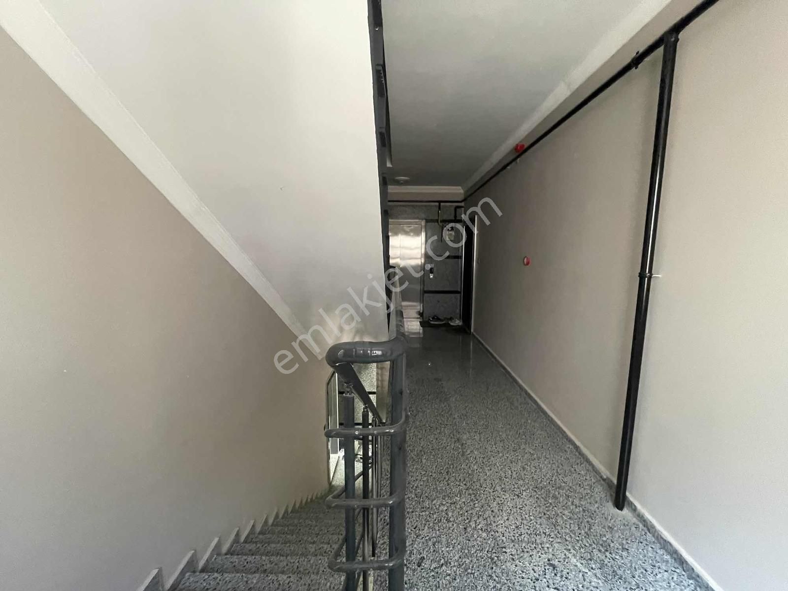 Altın Emlak'tan İncek'de1+1 Satılık Ara Kat Ön Cephe - Görsel 14