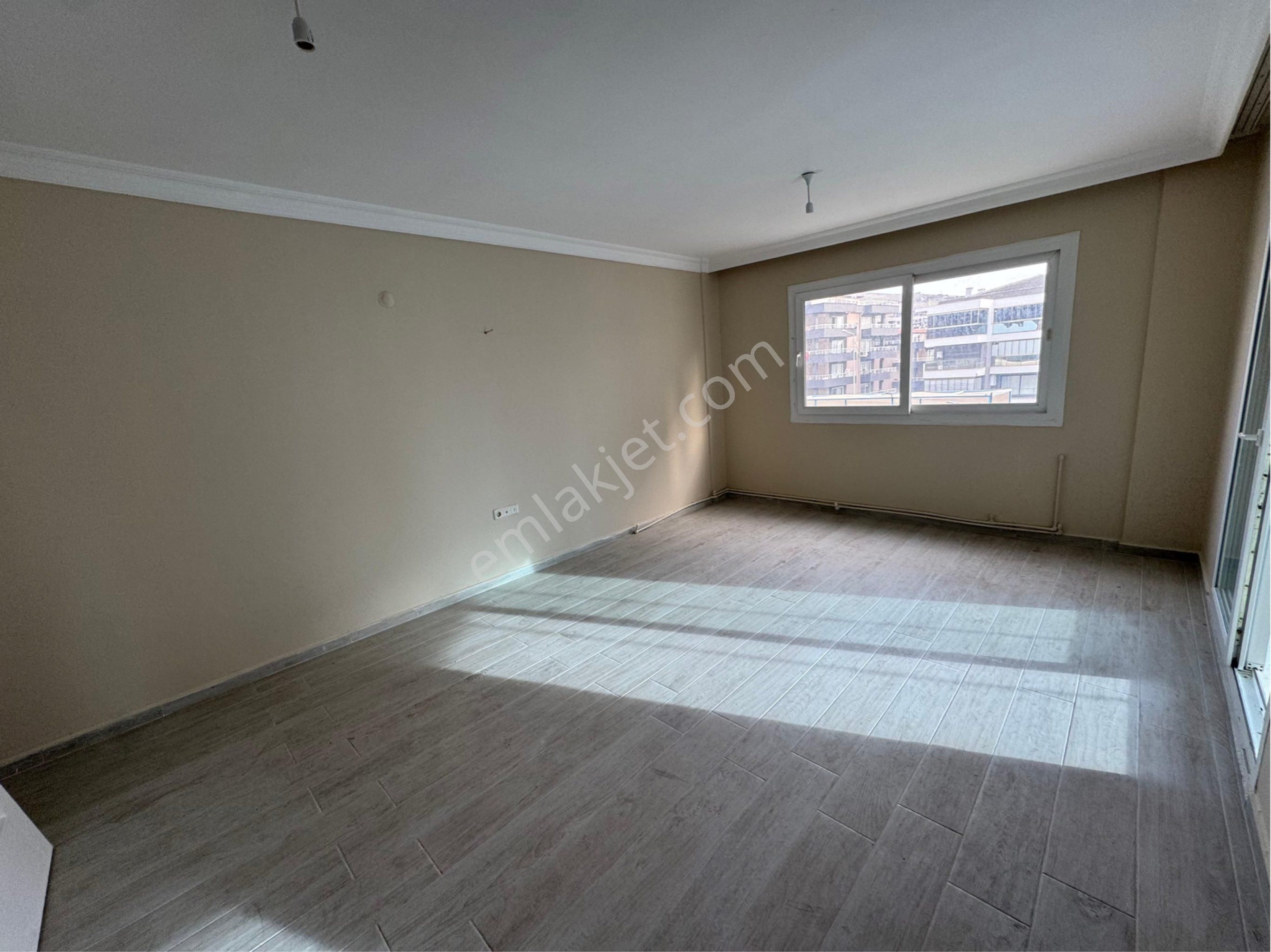 Kuşadasında 3+1 Havuzlu Sitede Kapalı Mutfaklı Satılık Daire - Görsel 3