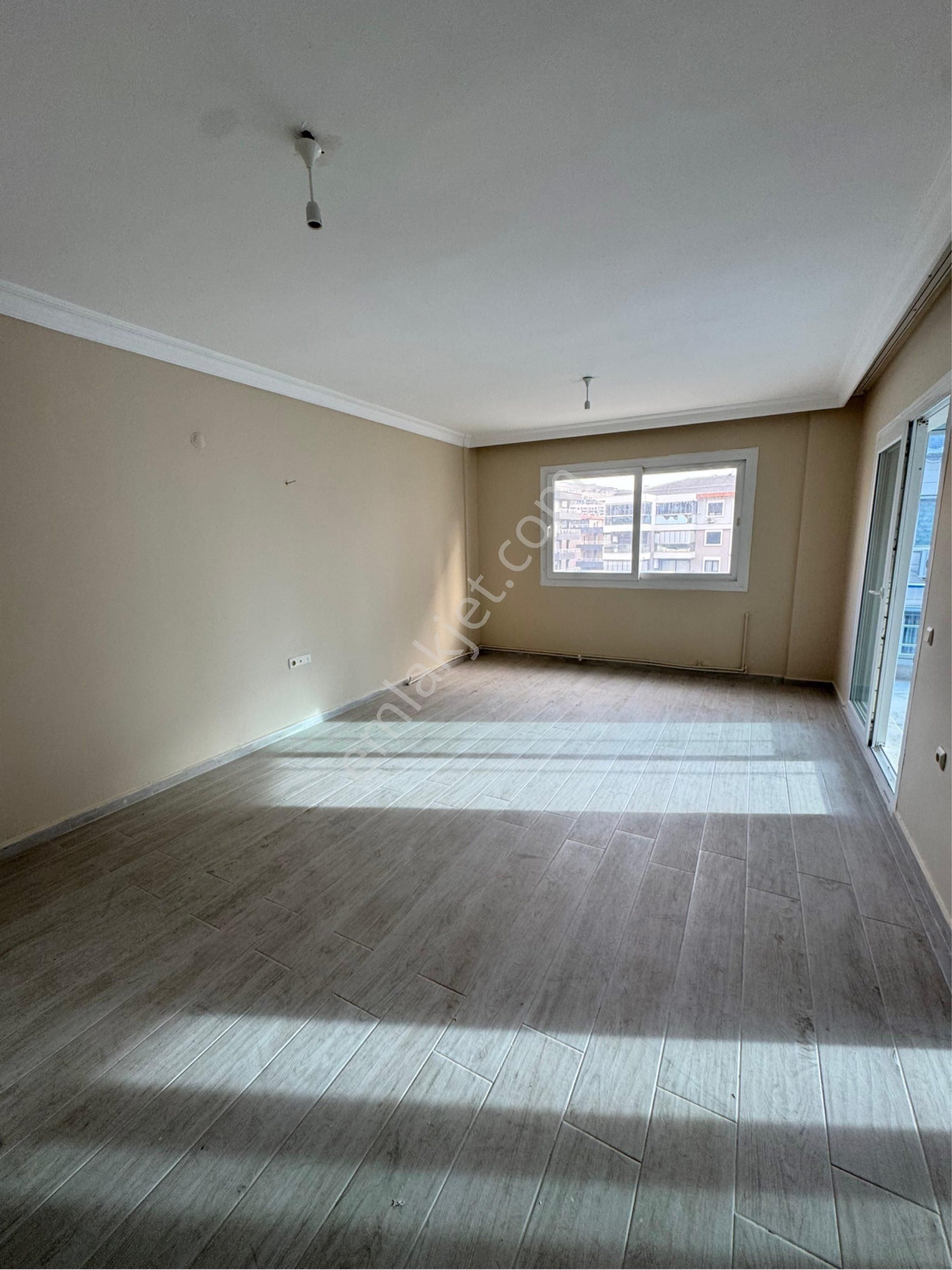 Kuşadasında 3+1 Havuzlu Sitede Kapalı Mutfaklı Satılık Daire - Görsel 4