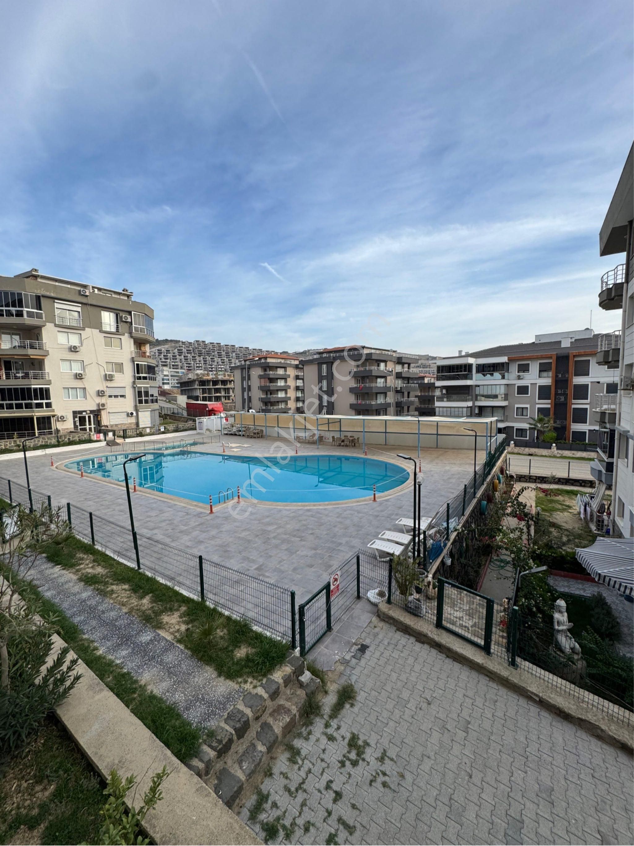 Kuşadasında 3+1 Havuzlu Sitede Kapalı Mutfaklı Satılık Daire - Görsel 24