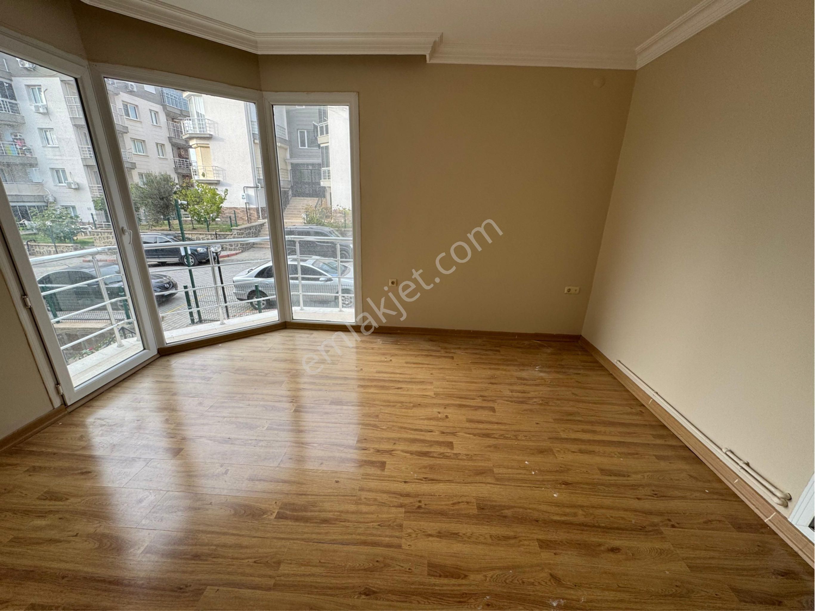 Kuşadasında 3+1 Havuzlu Sitede Kapalı Mutfaklı Satılık Daire - Görsel 13