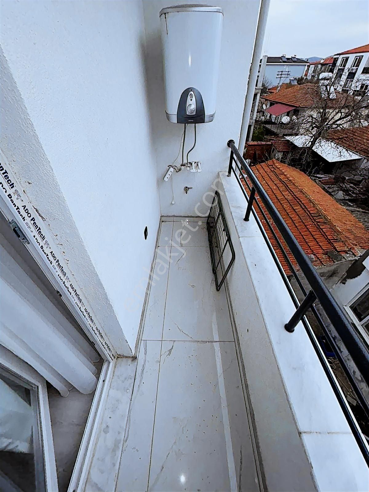 Prestij Emlaktan Gömeç Kemalpaşa Mah. Eşyalı 1+1 Satılık Daire - Görsel 16