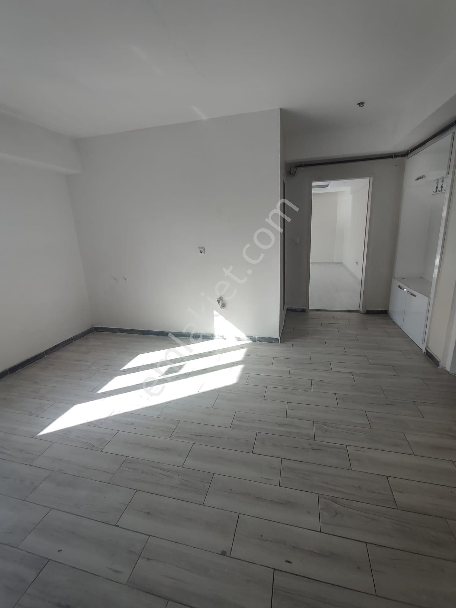 Kaan Emlaktan Fatih Mahallesinde Lüx Eşyasız 90 M2 Kiralık Daire - Görsel 7