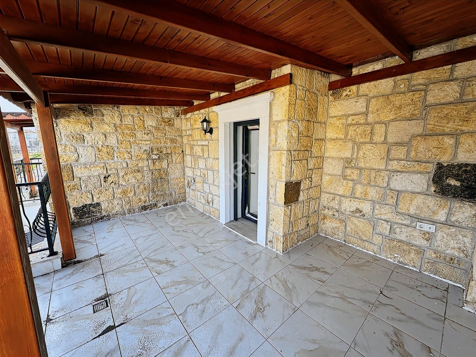 Foça'nın Kalbinde Taşınmaya Hazır, Boş Ve Sıfır Tripleks Villa - Görsel 28