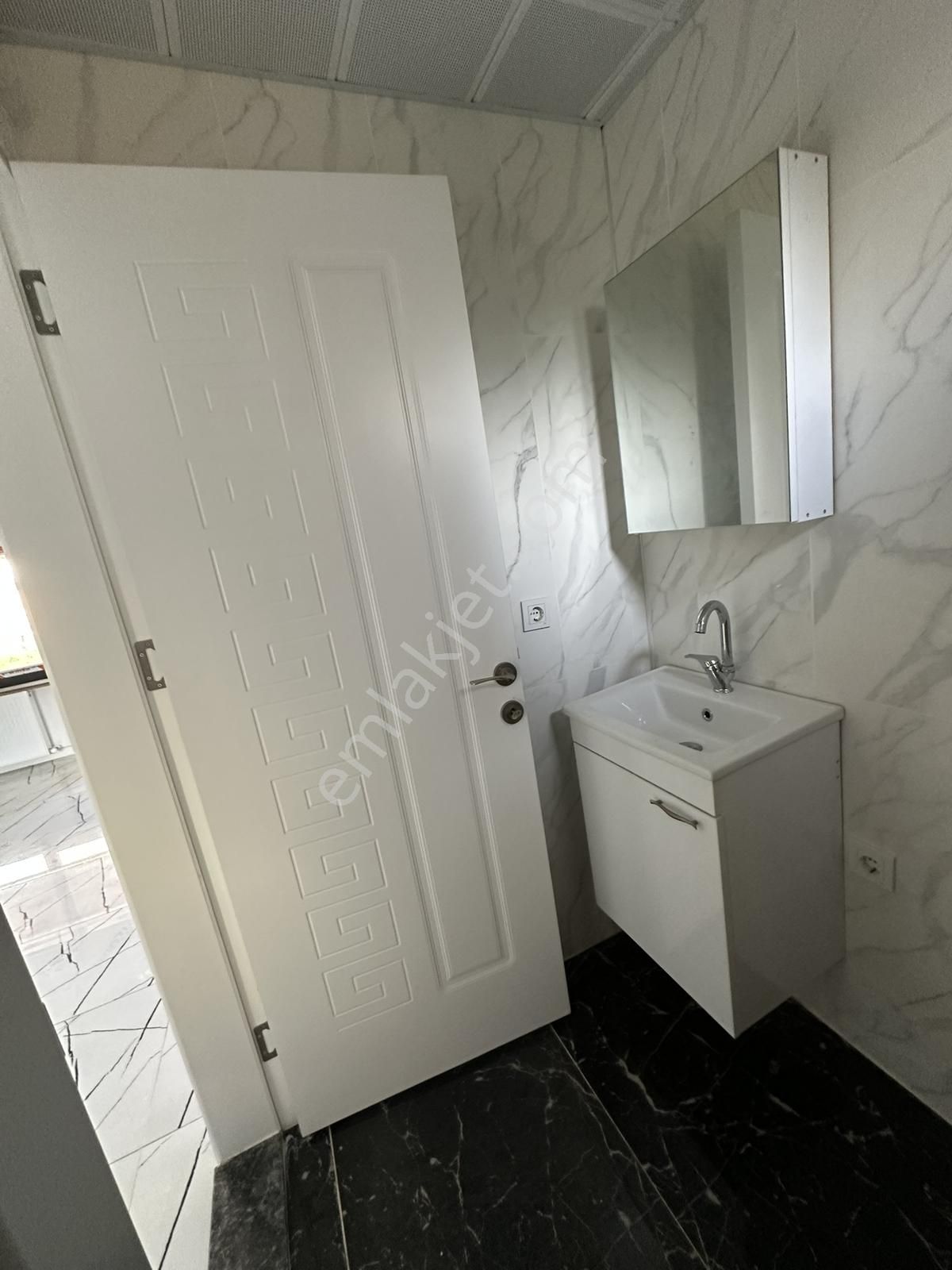 Foça'nın Kalbinde Taşınmaya Hazır, Boş Ve Sıfır Tripleks Villa - Görsel 16