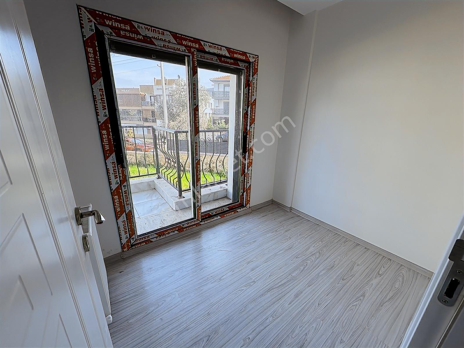 Foça'nın Kalbinde Taşınmaya Hazır, Boş Ve Sıfır Tripleks Villa - Görsel 11