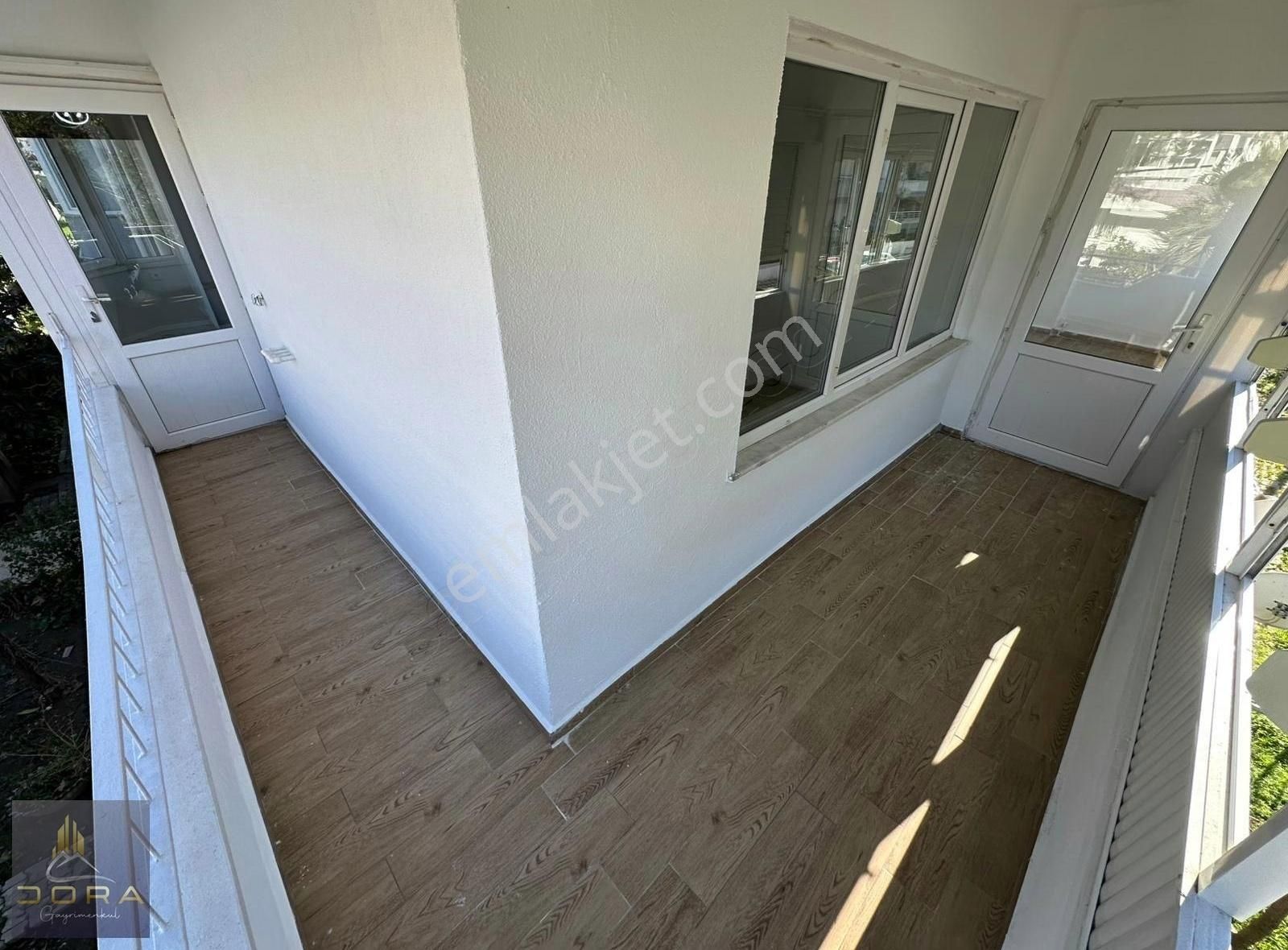 Dora Dan Akçayda Denize Yakın Ara Kat Ön Cephe 2+1 Yapılı Daire - Görsel 13