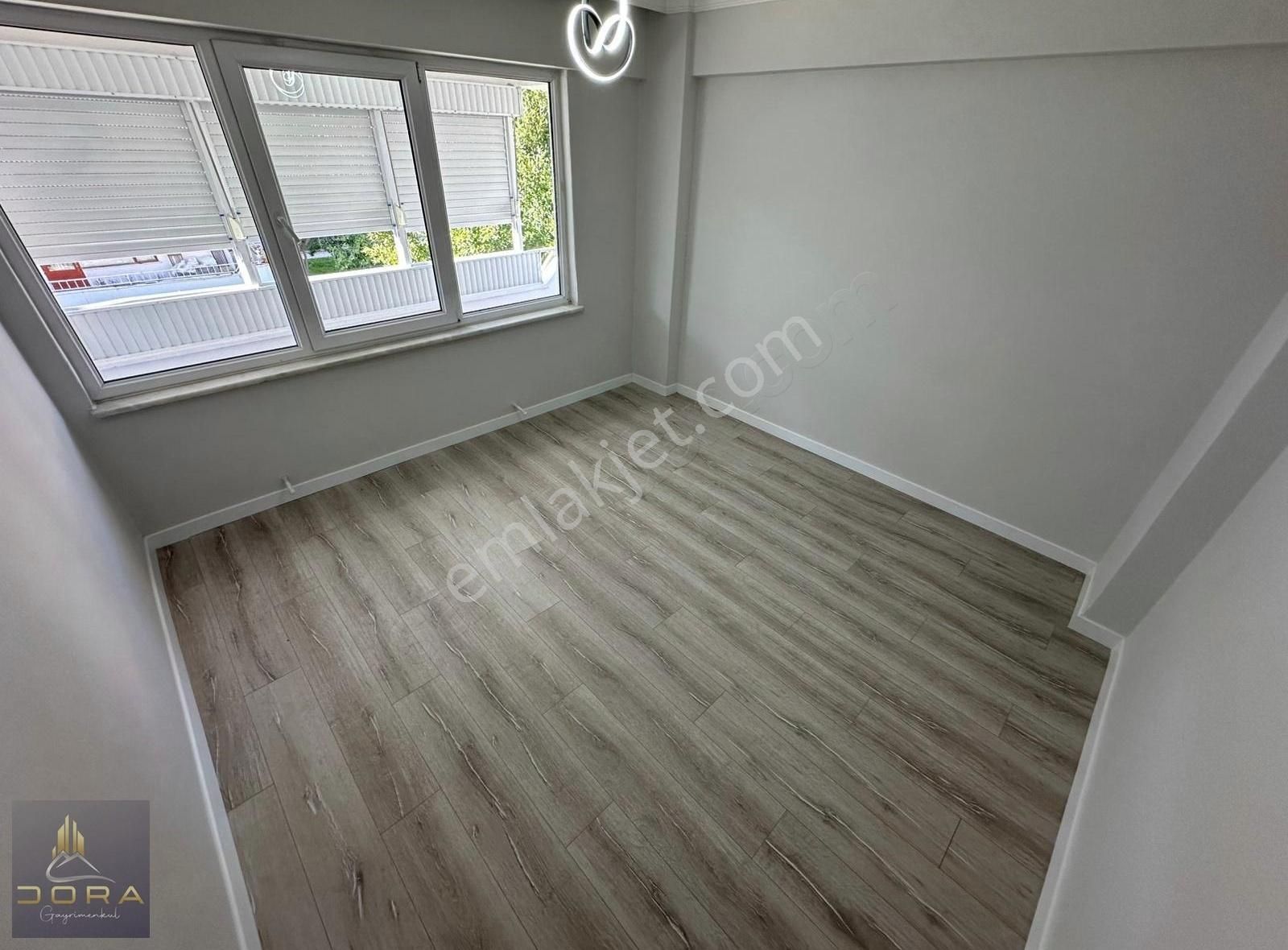 Dora Dan Akçayda Denize Yakın Ara Kat Ön Cephe 2+1 Yapılı Daire - Görsel 11