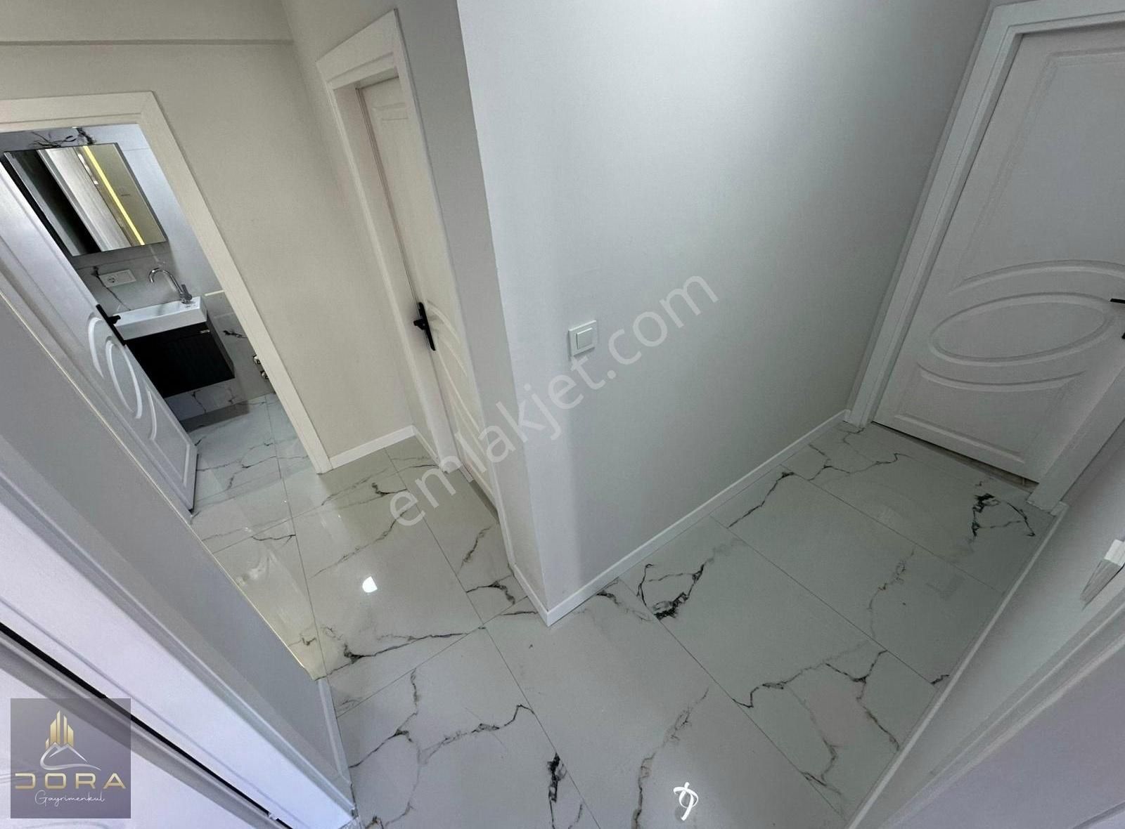 Dora Dan Akçayda Denize Yakın Ara Kat Ön Cephe 2+1 Yapılı Daire - Görsel 10