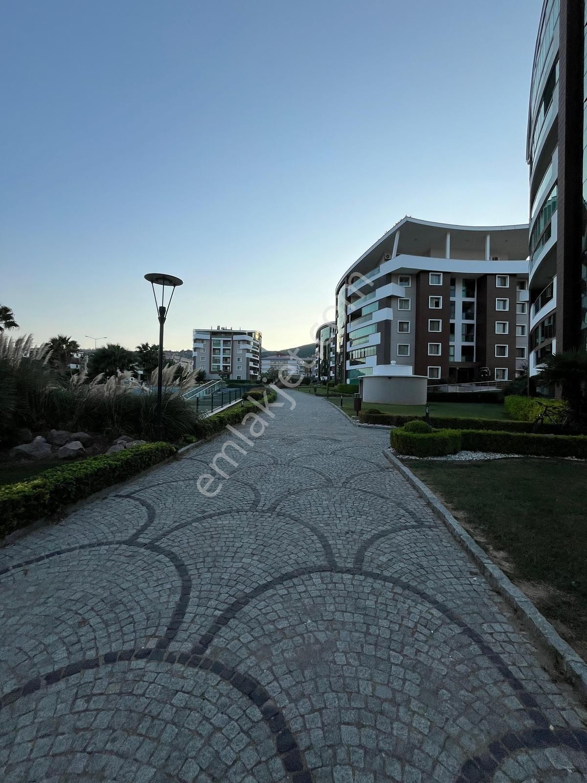 Çiçekpark Sitesi'ndeotoparklı,havuzlu,7/24 Güvenlikli Lüks Daire - Görsel 10