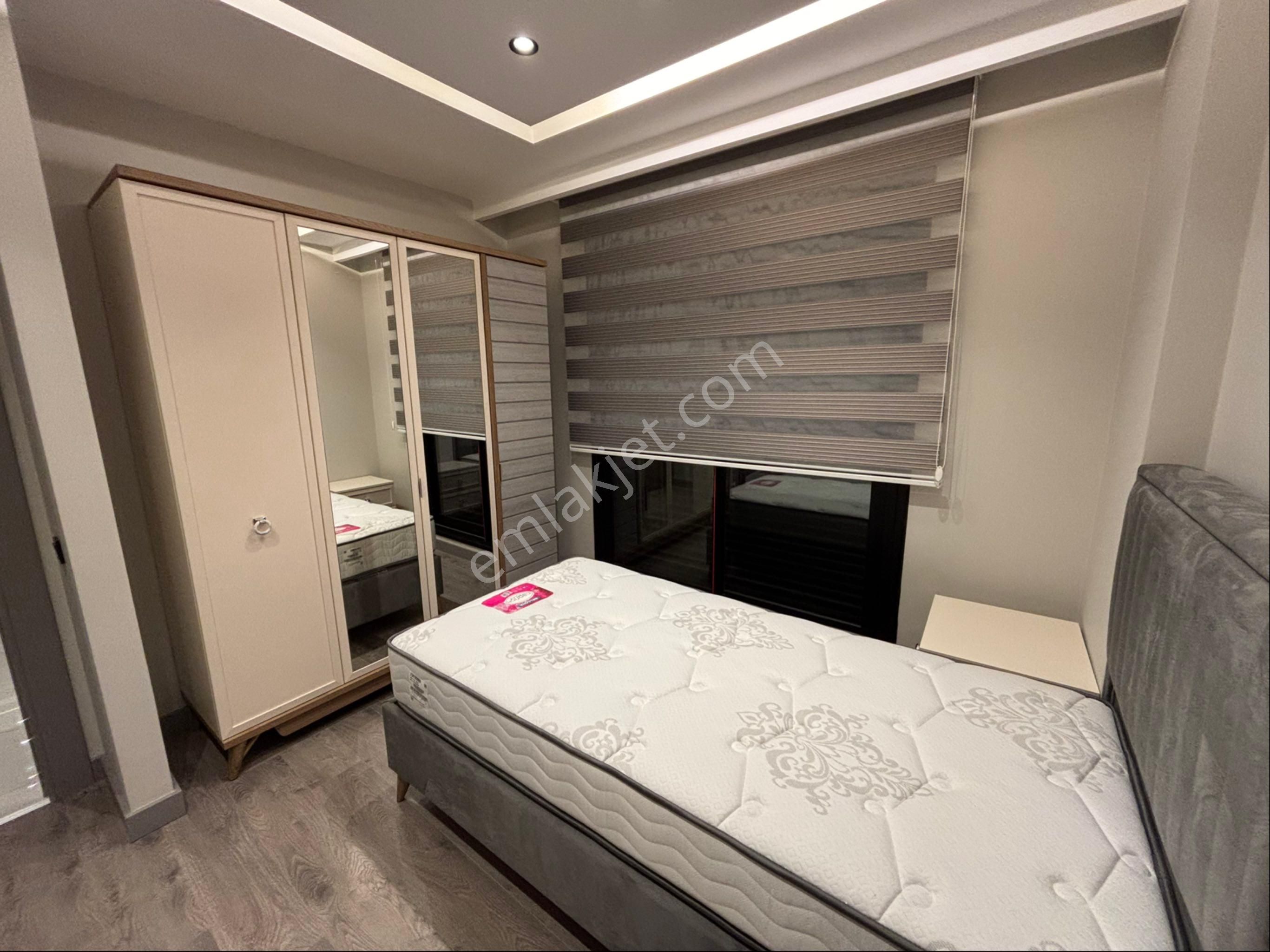 Kuşadasında Merkezde Düz Ayak 3+1 Lüks Modern Satılık Geniş Daire - Görsel 17