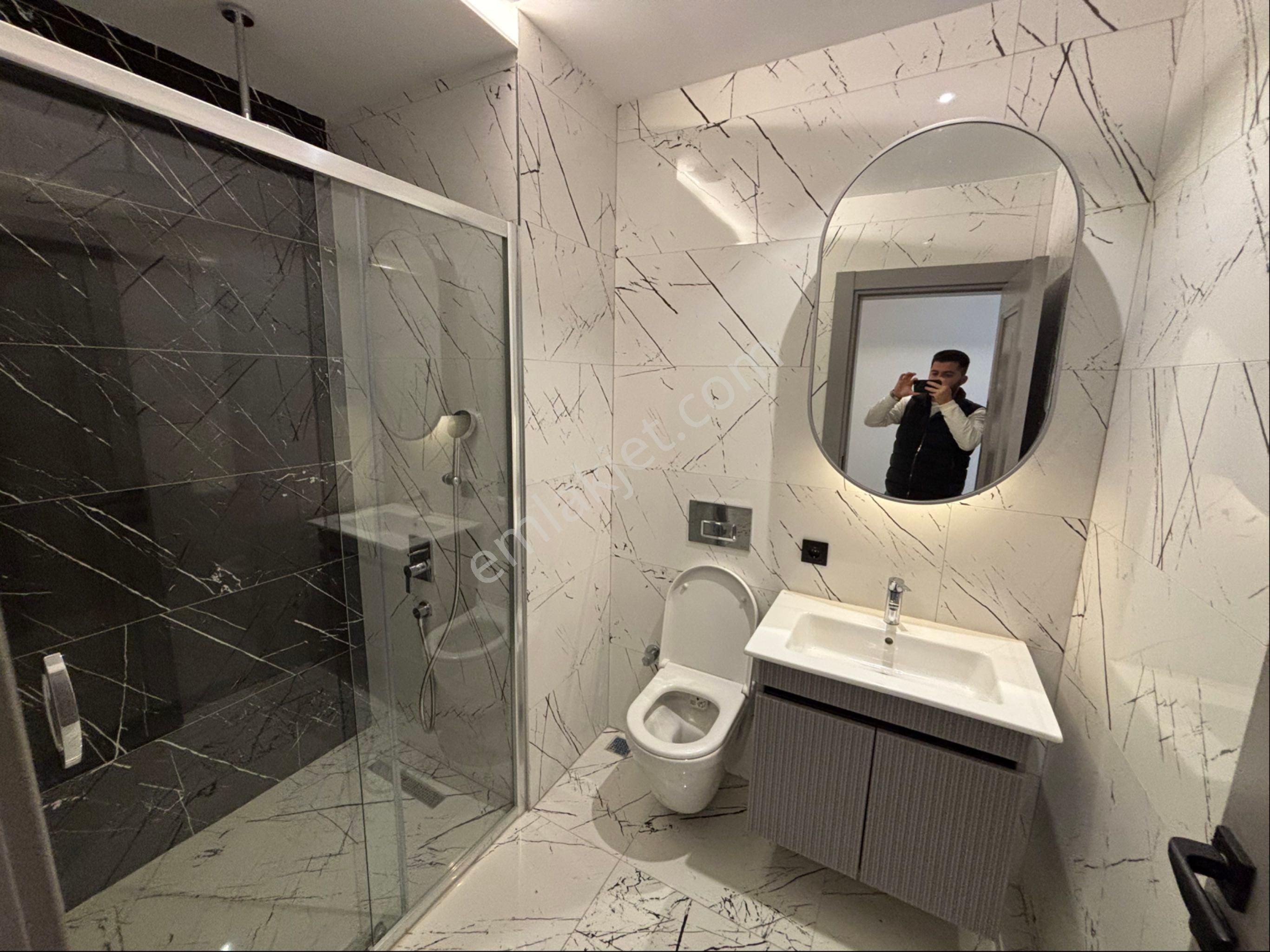 Kuşadasında Merkezde Düz Ayak 3+1 Lüks Modern Satılık Geniş Daire - Görsel 18