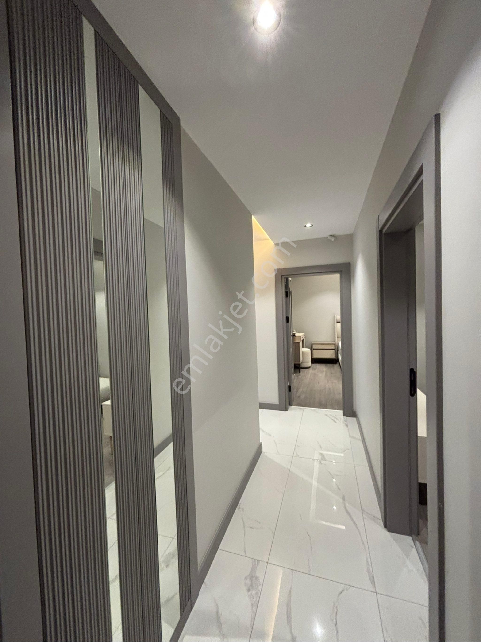 Kuşadasında Merkezde Düz Ayak 3+1 Lüks Modern Satılık Geniş Daire - Görsel 21