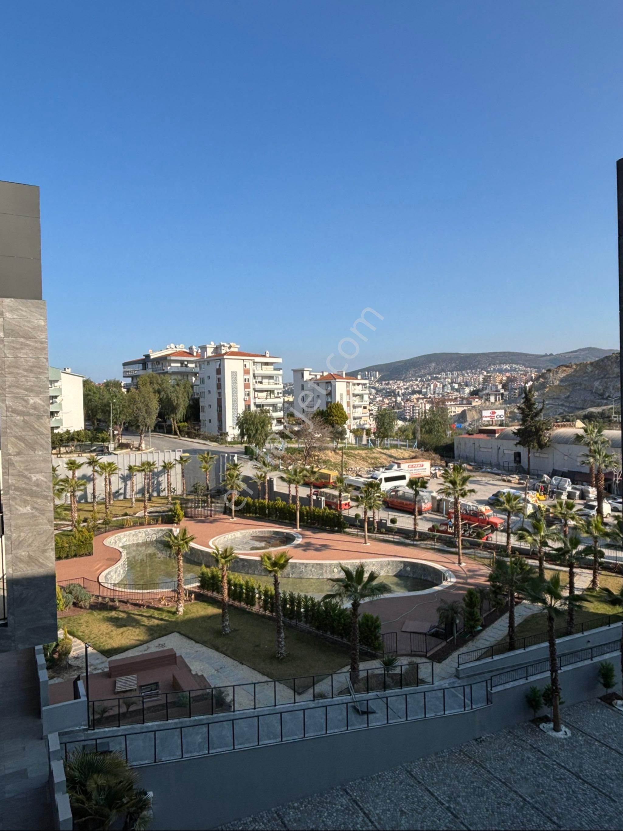 Kuşadasında Merkezde Düz Ayak 3+1 Lüks Modern Satılık Geniş Daire - Görsel 9