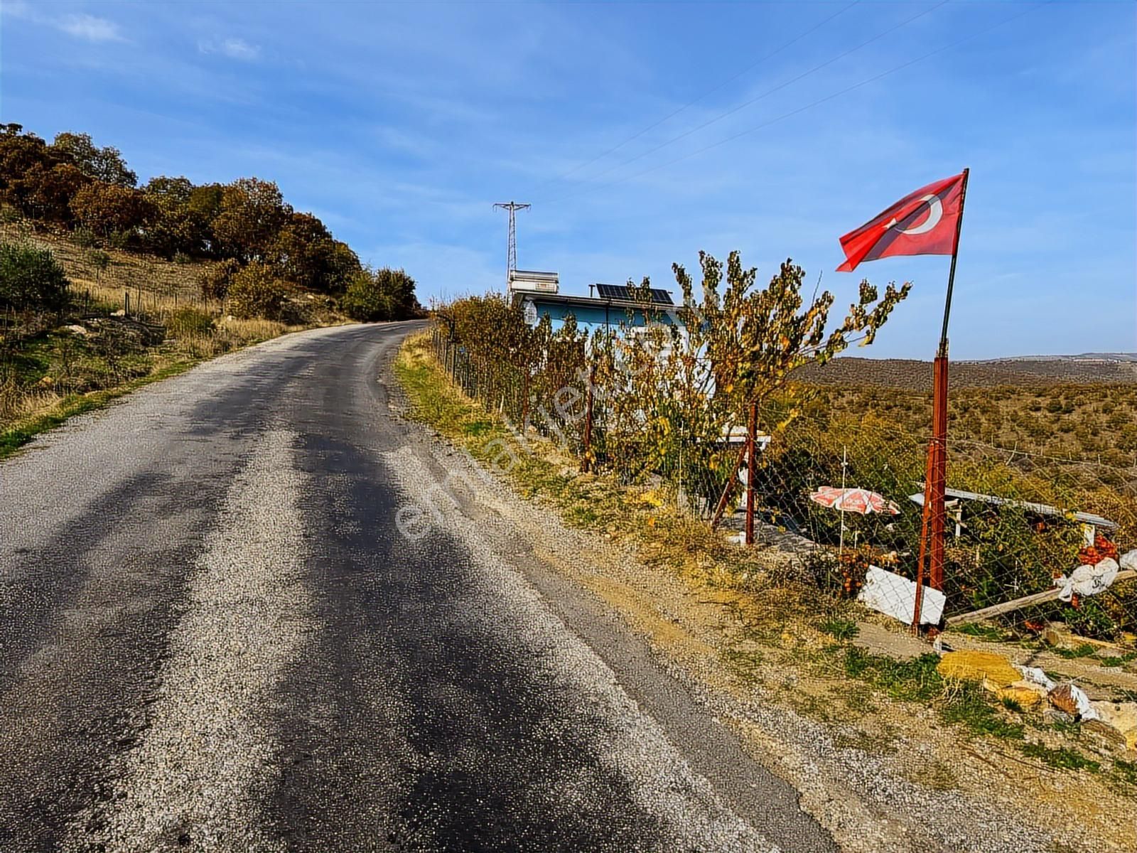 Köprübaşı'da Satılık Asfalt Üstü 4494 M2 Hobi Bahçeli Köy Evi - Görsel 28