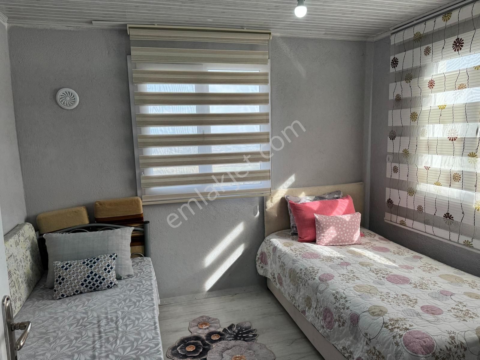 Köprübaşı'da Satılık Asfalt Üstü 4494 M2 Hobi Bahçeli Köy Evi - Görsel 22