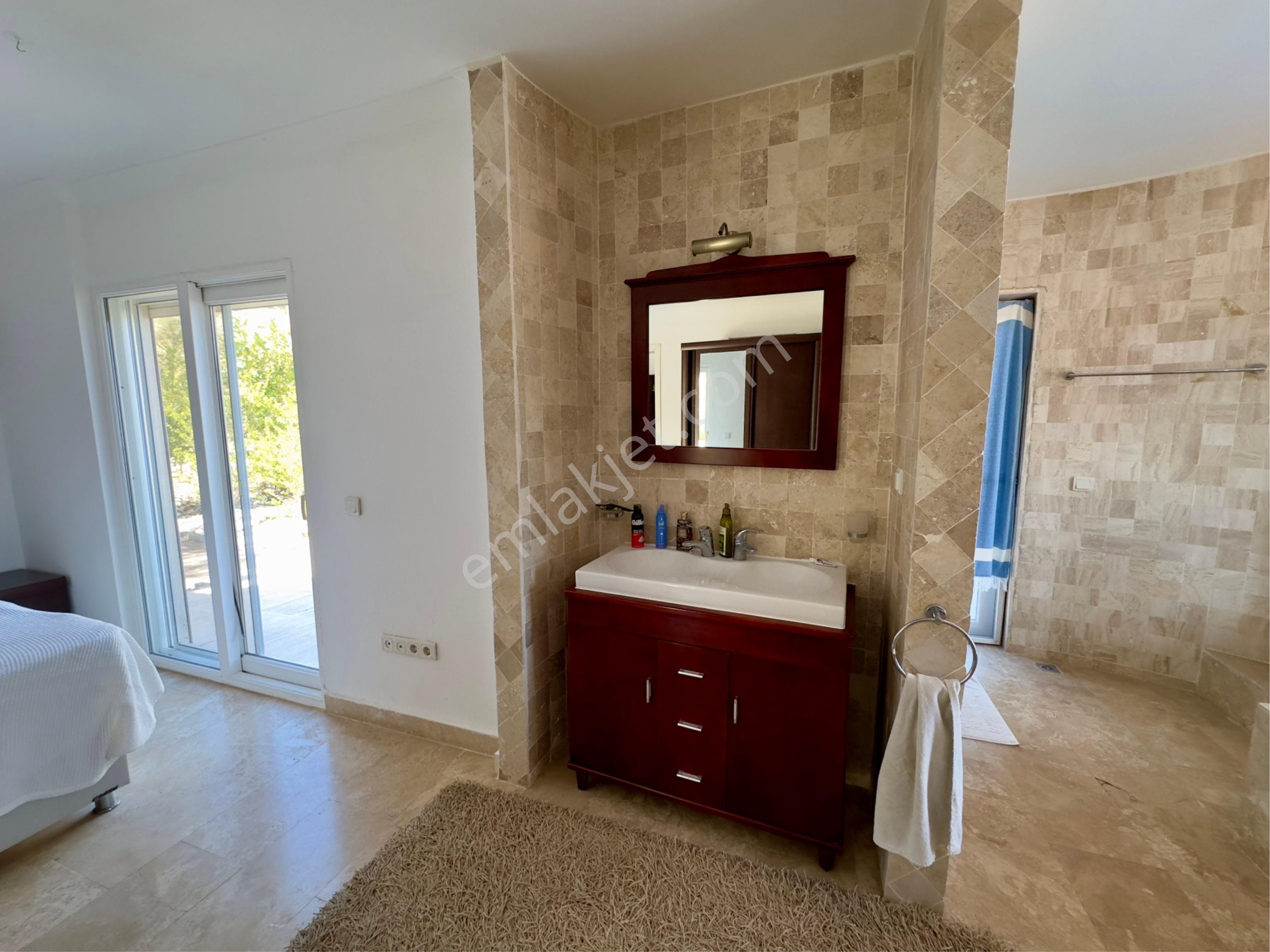 Deniz Manzaralı | Özel Havuzlu | Müstakil Villa – Milas Boğaziçi - Görsel 14