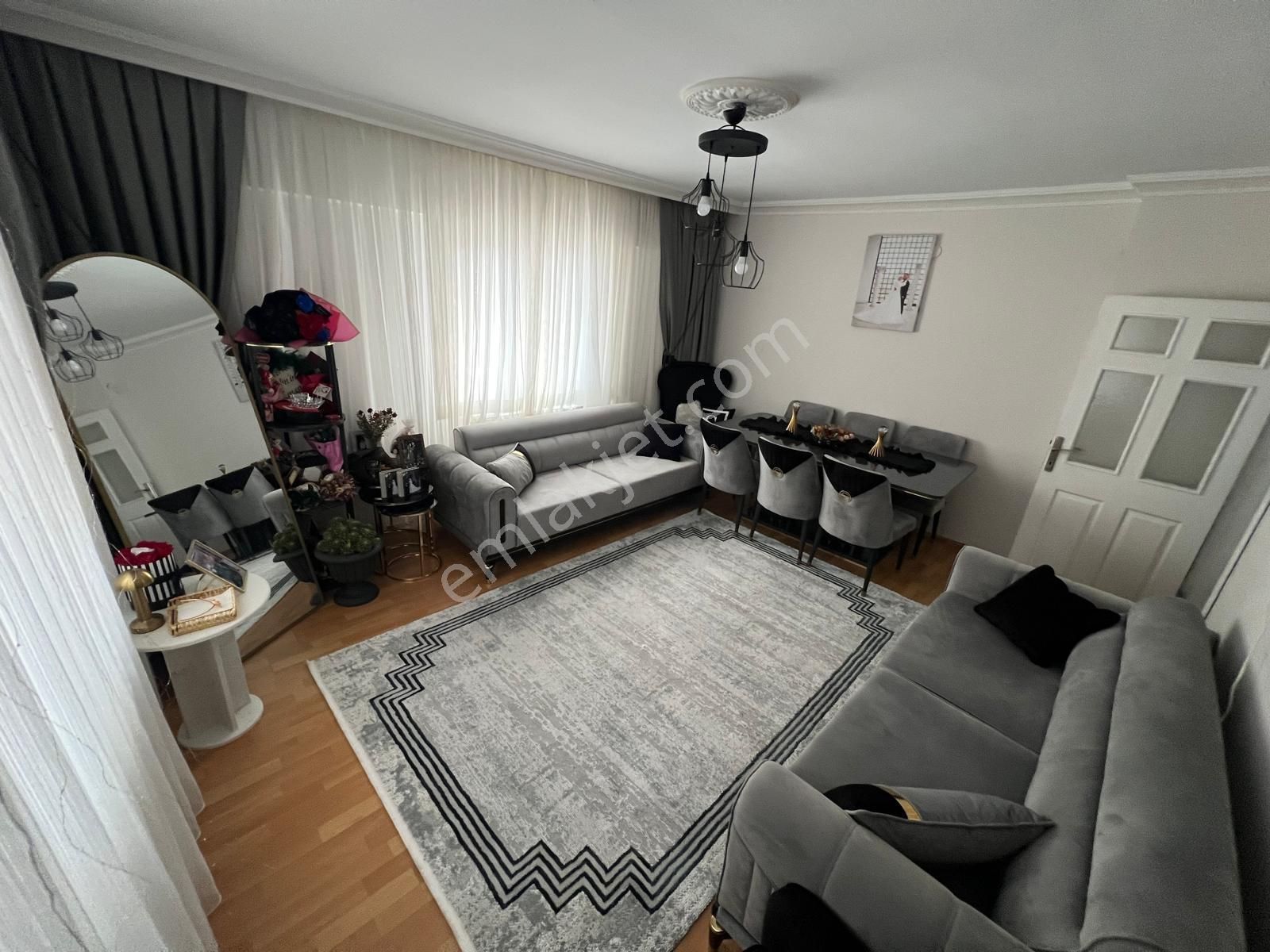 Hayal'den Malazgirt Mh^de Bağımsz Çift Balkonlu Geniş Ön Cp. 3+1 Fırsat Daire