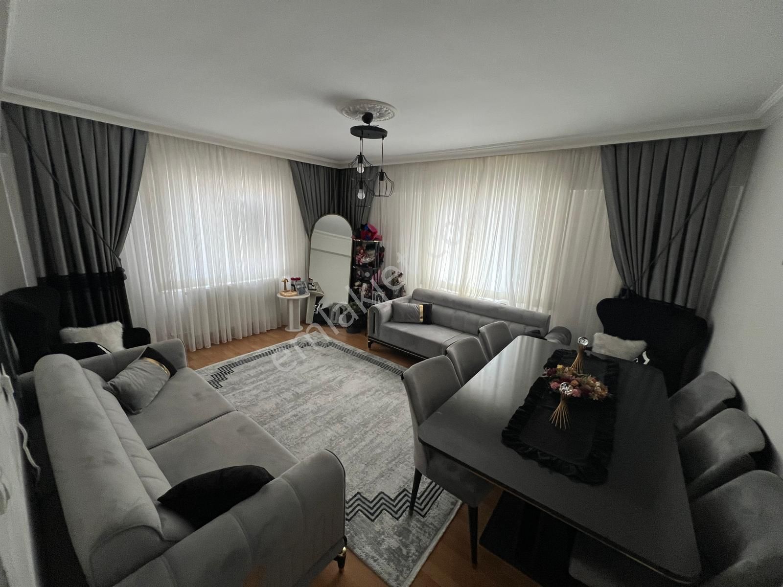 Hayal'den Malazgirt Mh^de Bağımsz Çift Balkonlu Geniş Ön Cp. 3+1 Fırsat Daire - Görsel 3