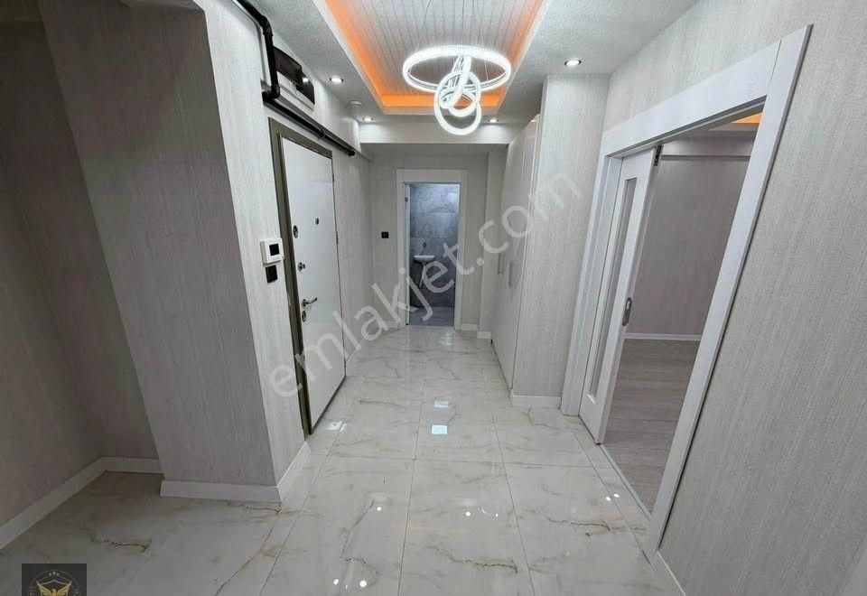 Metrobüse Yürüme Mesafesinde Ayrı Mutfaklı 1+1 Şık Tasarımlı Dairemiz - Görsel 7