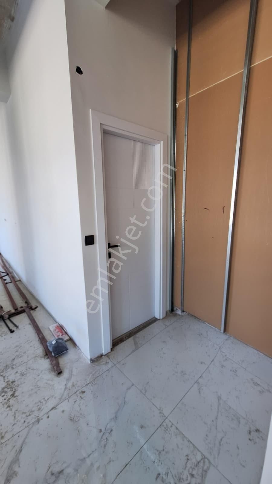 Çiğli Balatçıkta Tramvay Yoluna Sıfır Kiralık Dükkan - Görsel 8