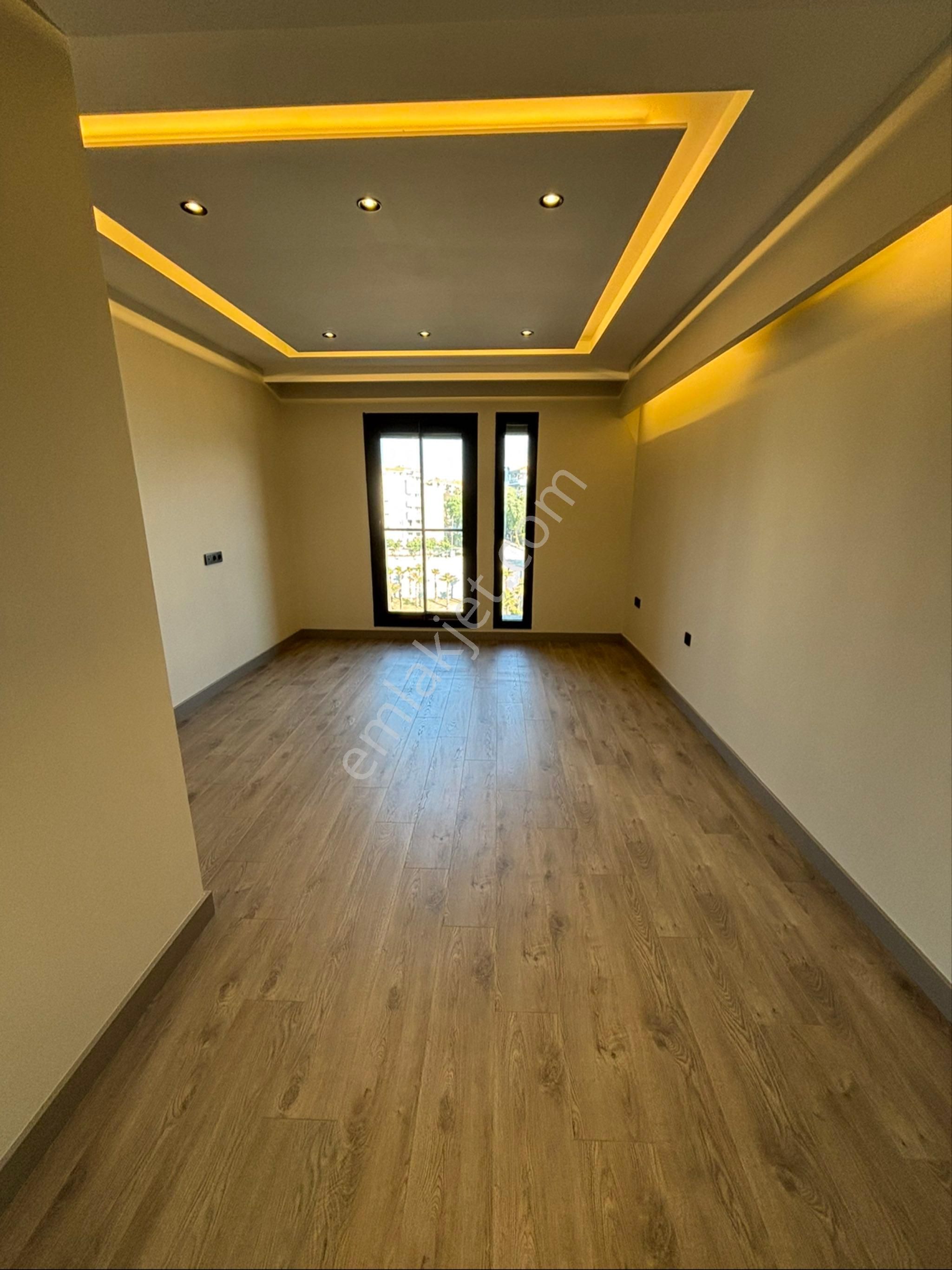 Kuşadası Merkezde 2+1 3+1 Havuzlu Sitede Düz Ayak Merkezi Konumda Lüks Daireler - Görsel 11