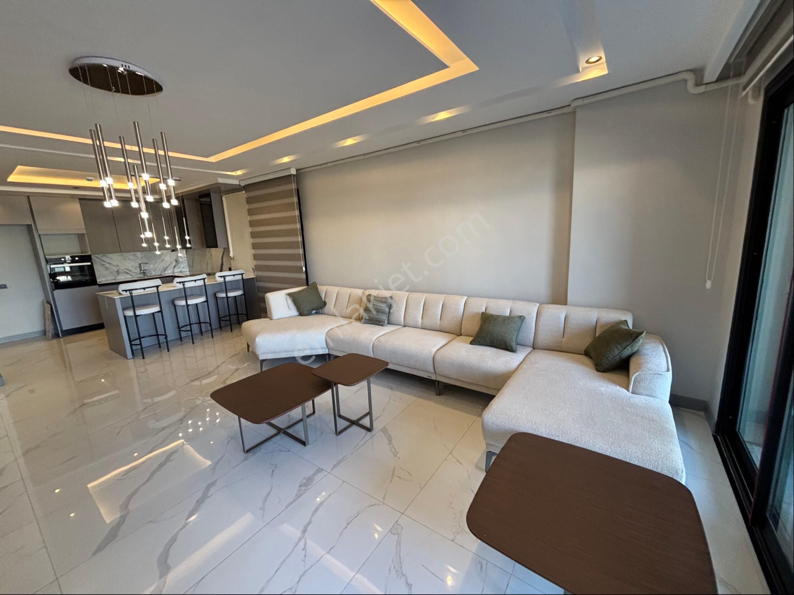 Kuşadası Merkezde 2+1 3+1 Havuzlu Sitede Düz Ayak Merkezi Konumda Lüks Daireler - Görsel 30