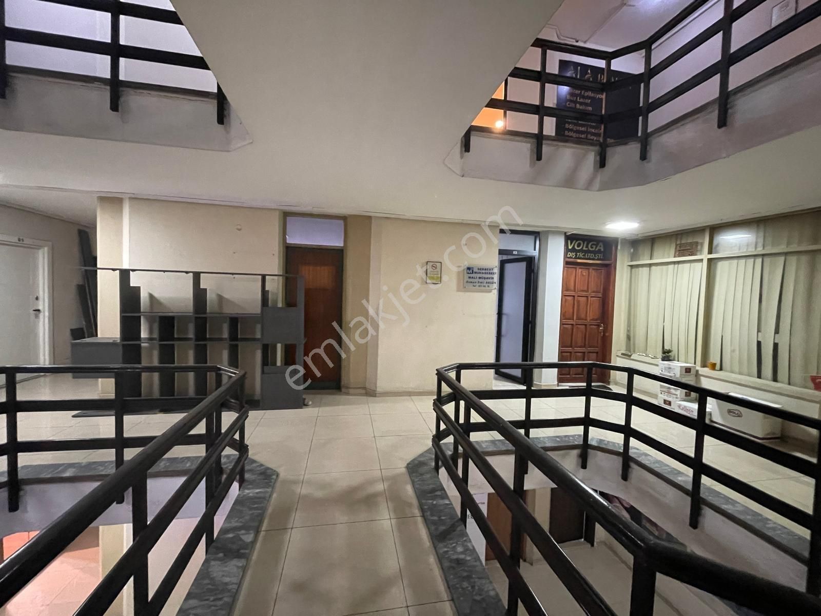 Vip Gayrimenkulden Meydanda Satılık Büro&ofis - Görsel 2