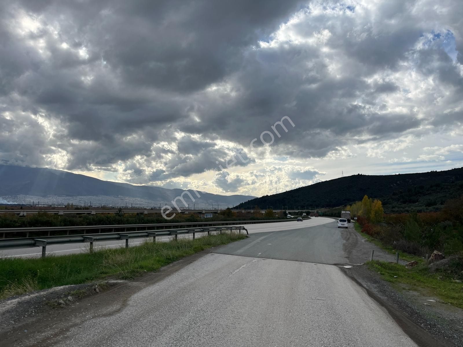 Gürsu Kazıklı Köyünde Satılık Verimli Armut Bahçesi - Görsel 2