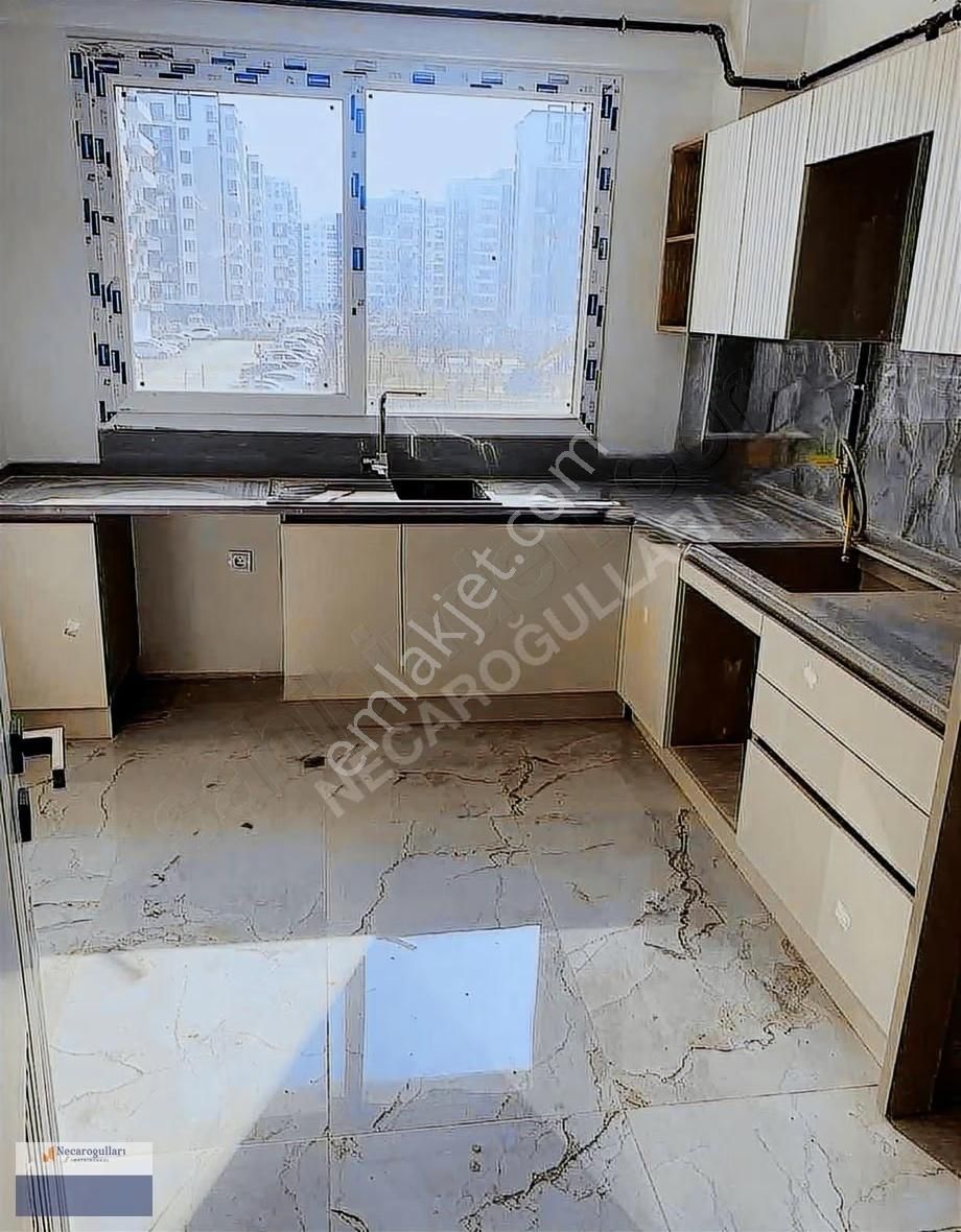 Necaroğullarından Tekel Arkası Merkezi Konum 2+1