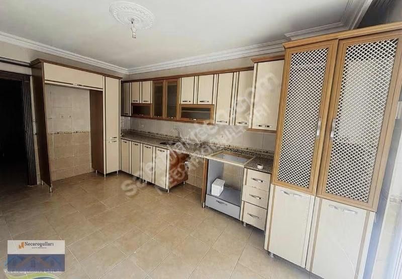 Necaroğullarından 75 Caddeye Yakın Kiralık 3+1 Daire - Görsel 5