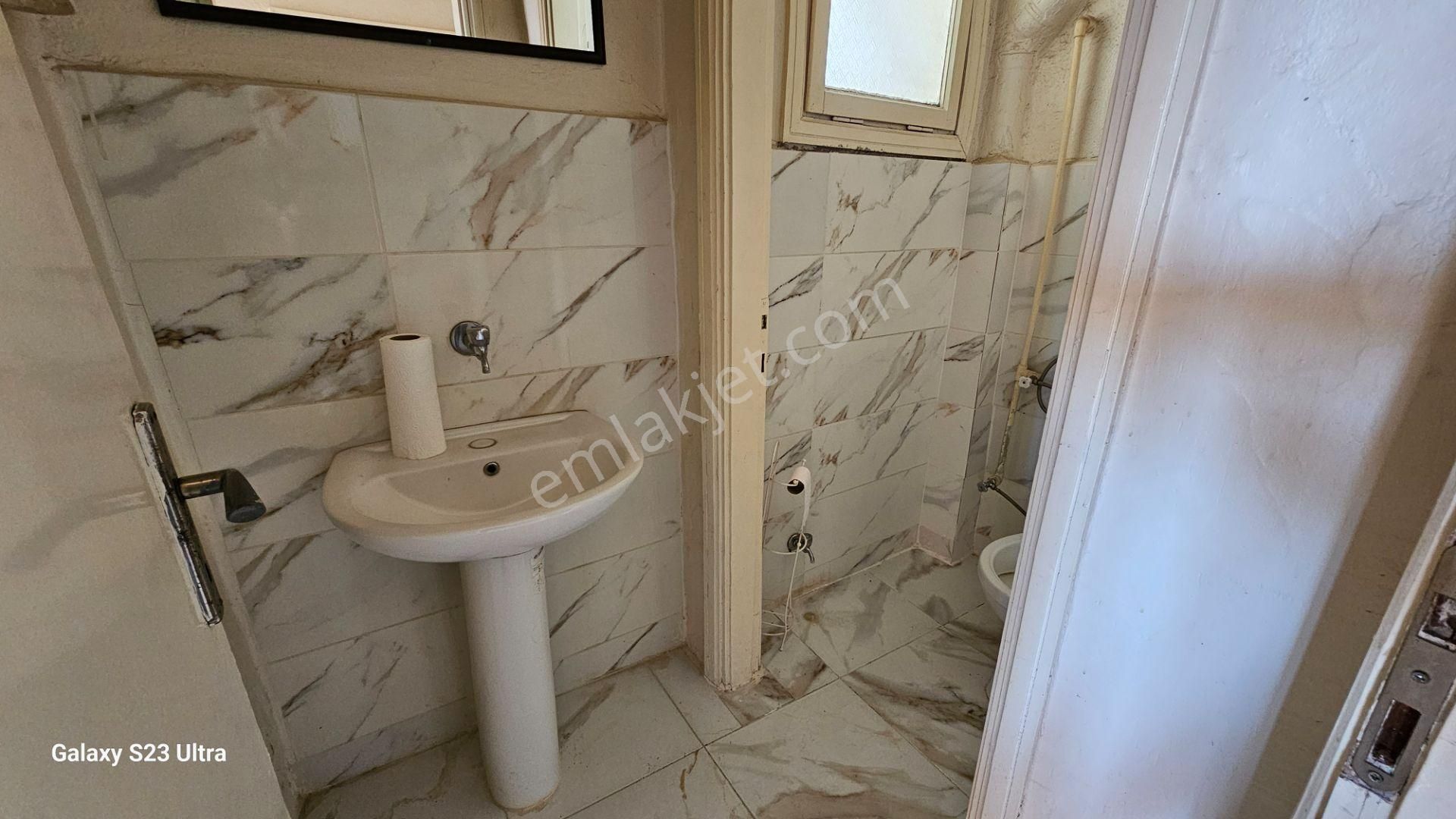 Göçmen Gayrimenkul'den Çarşı Merkeze Yakın 3+1 Kiralık Daire - Görsel 14