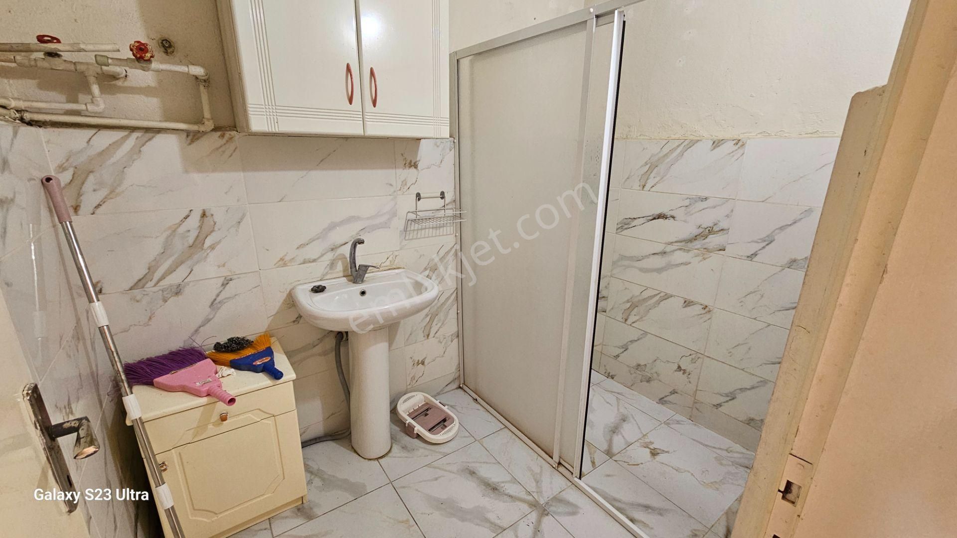 Göçmen Gayrimenkul'den Çarşı Merkeze Yakın 3+1 Kiralık Daire - Görsel 13