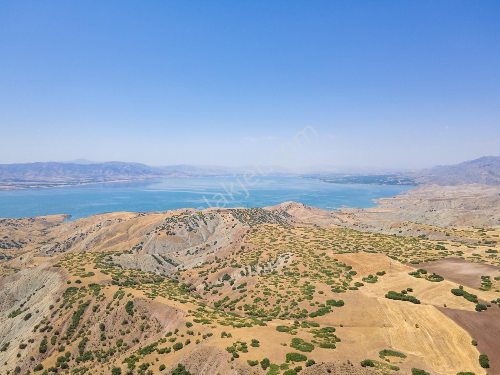Biarsadan Keban Barajı Manzaralı Köyiçi 3.732 M² İmarlı Parsel