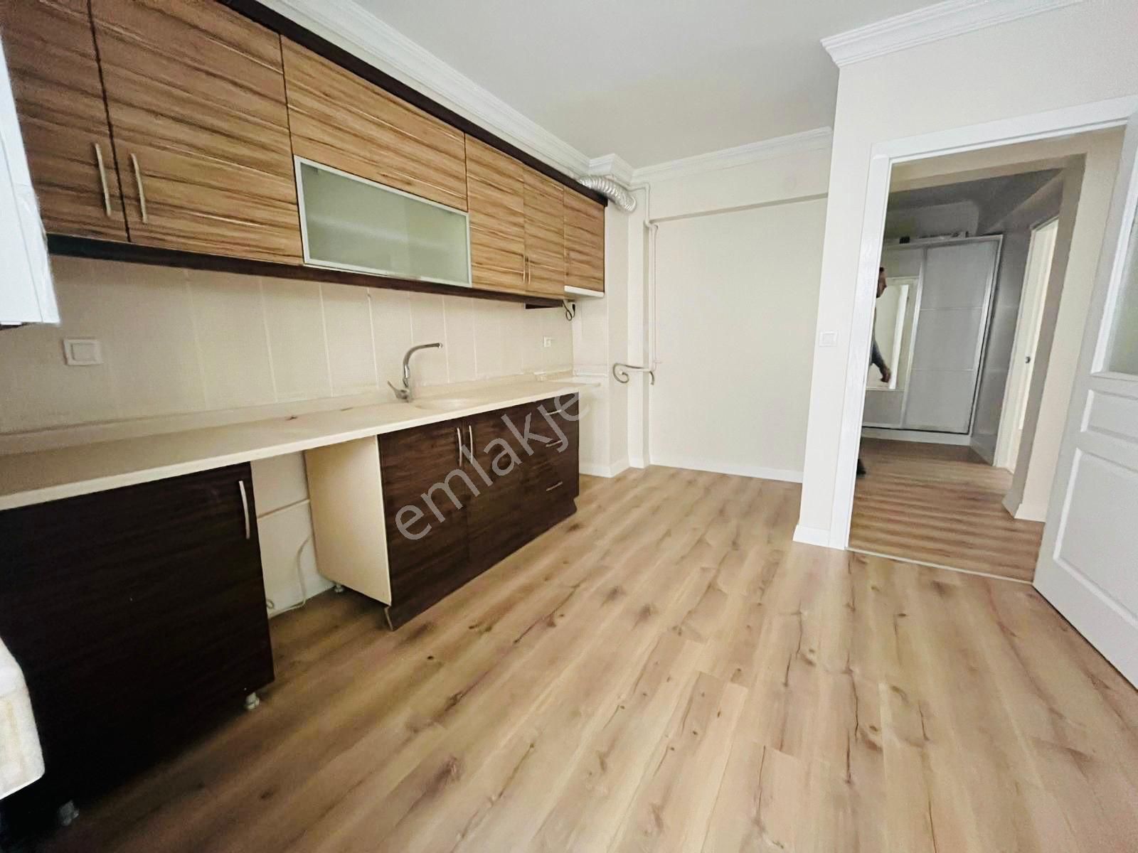 (1175) Keçiören Bademlikte 3+1 Orta Katta Asansörlü Boş Satılık Daire!! - Görsel 6