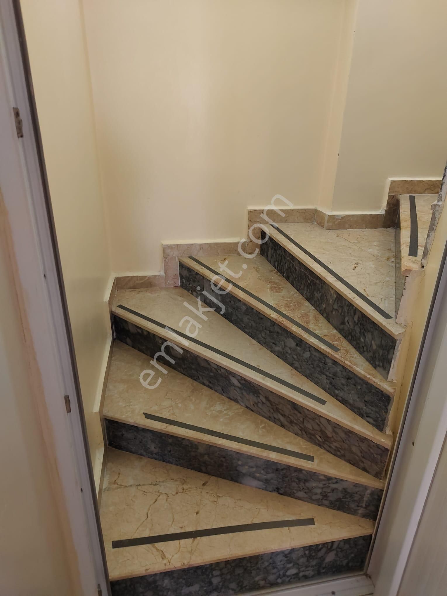 Mç Emlak'tan Malazgirt Mahallesin'de 5+1teraslı Satılık Daire - Görsel 10