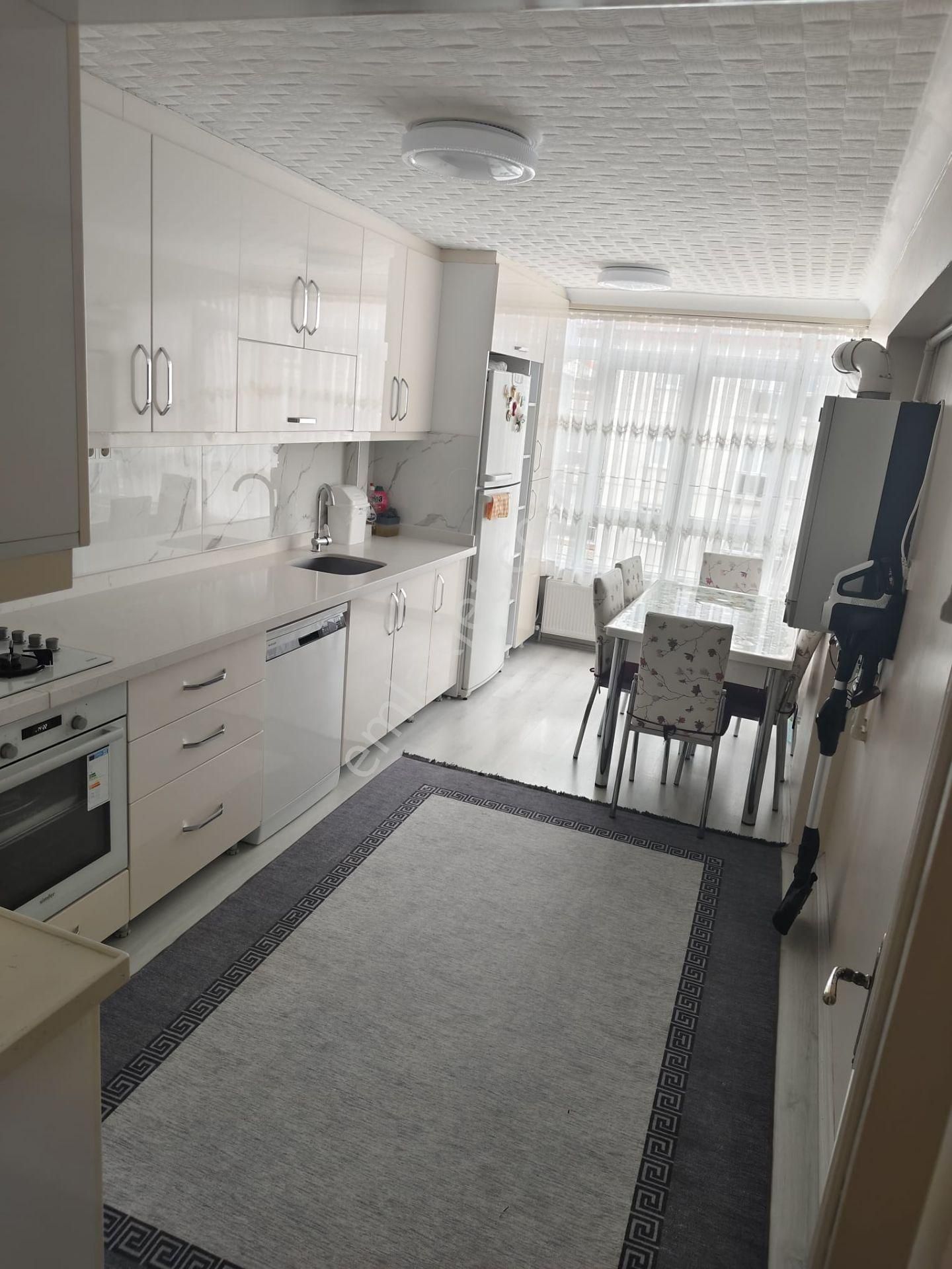 Mç Emlak'tan Malazgirt Mahallesin'de 5+1teraslı Satılık Daire