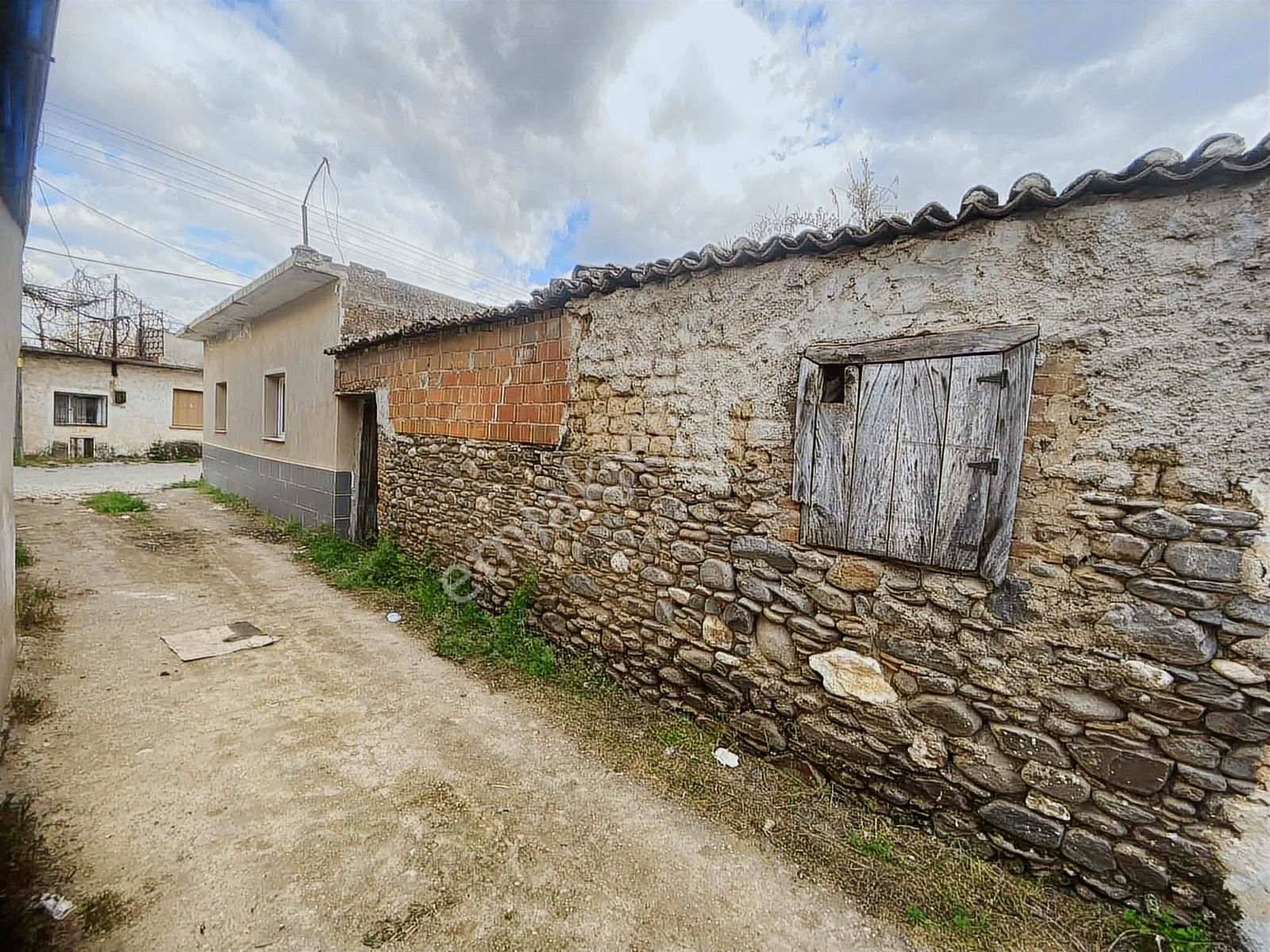 Akar Emlaktan Satılık Müstakil Ev Doğalgaz Kapıda - Görsel 23