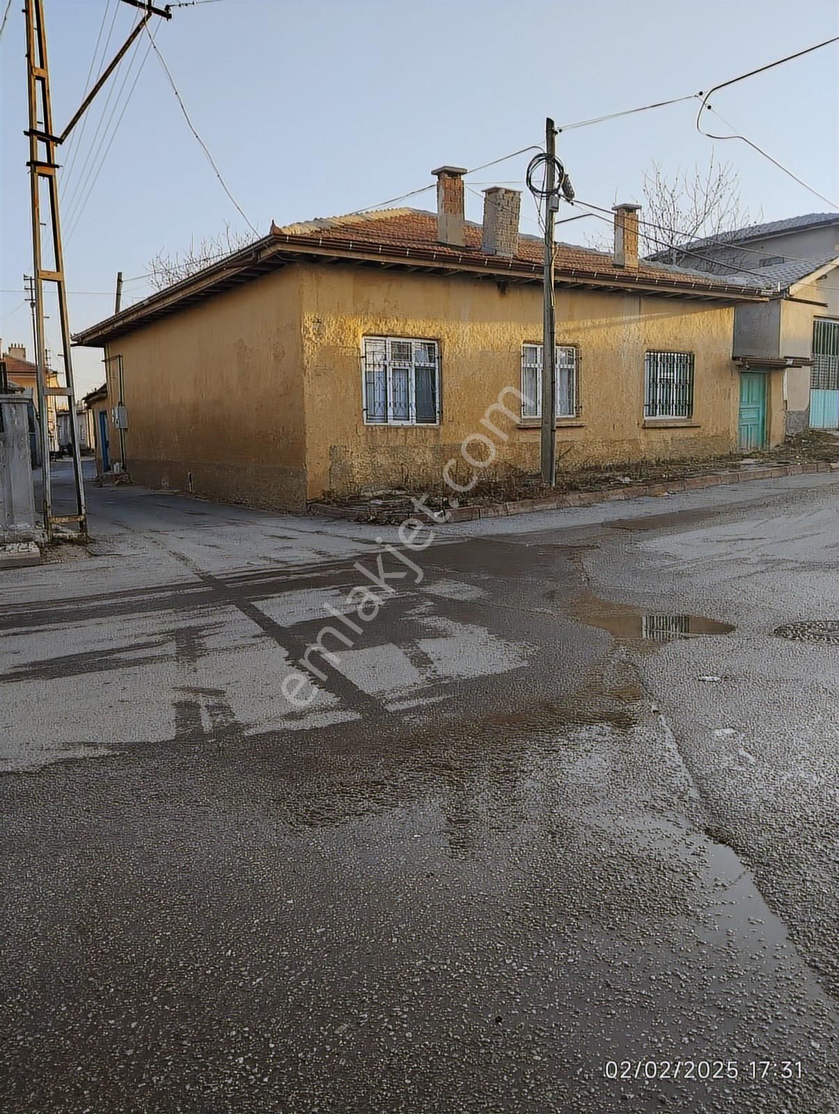 Emin Gyo'dan Kadınhanı Merkezde Satılık 4+1 Müstakil Ev!!!! - Görsel 5